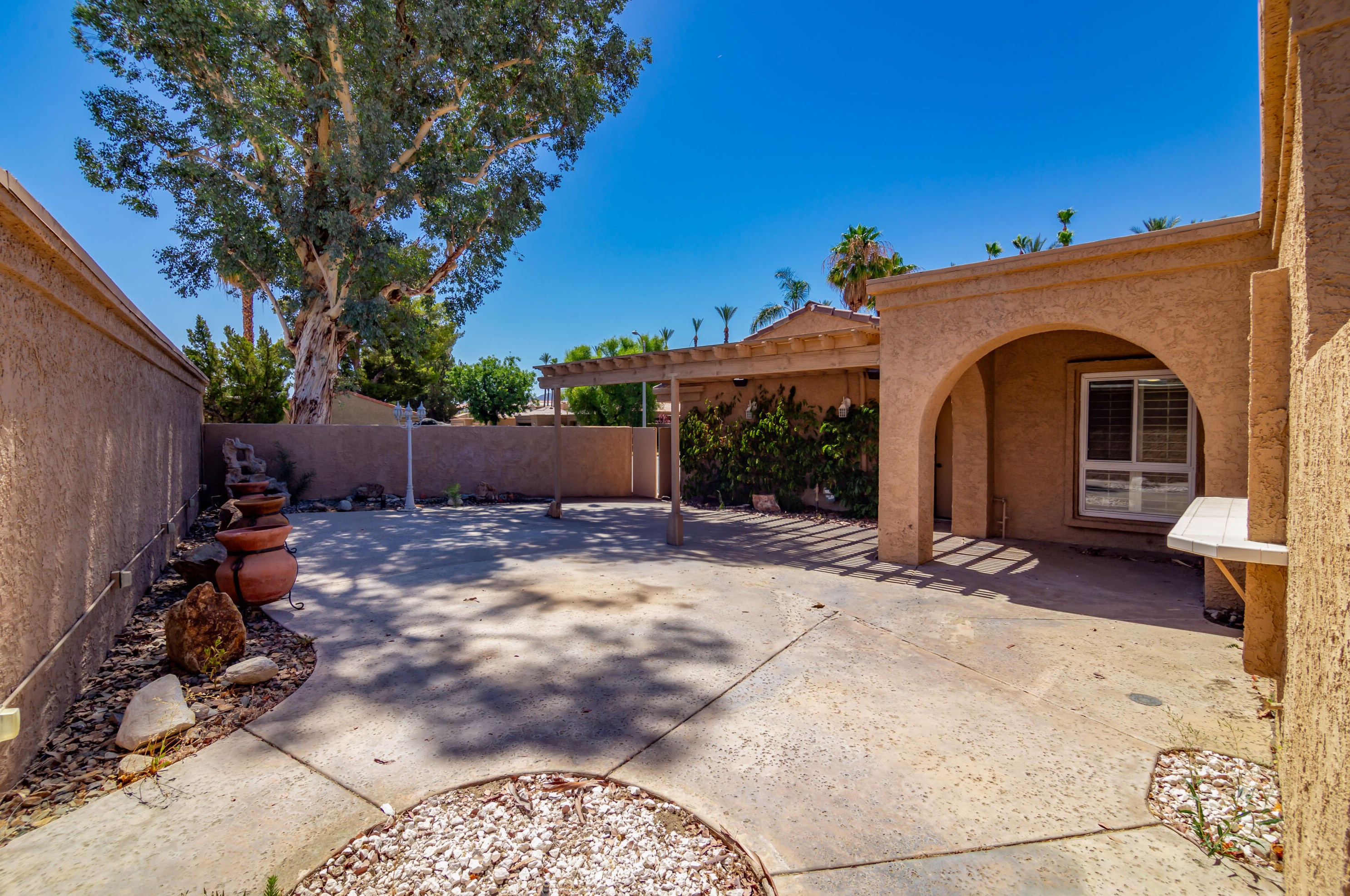 44645 Monaco Cir, Palm Desert CA  92260-8547 exterior