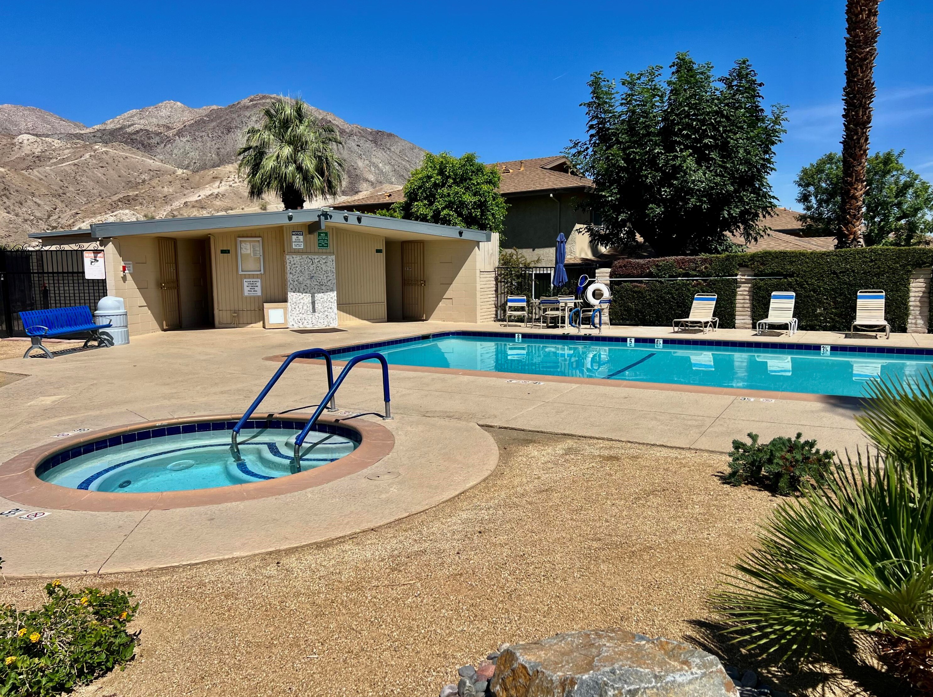 72546 Edgehill Dr, Palm Desert, CA 92260-8325