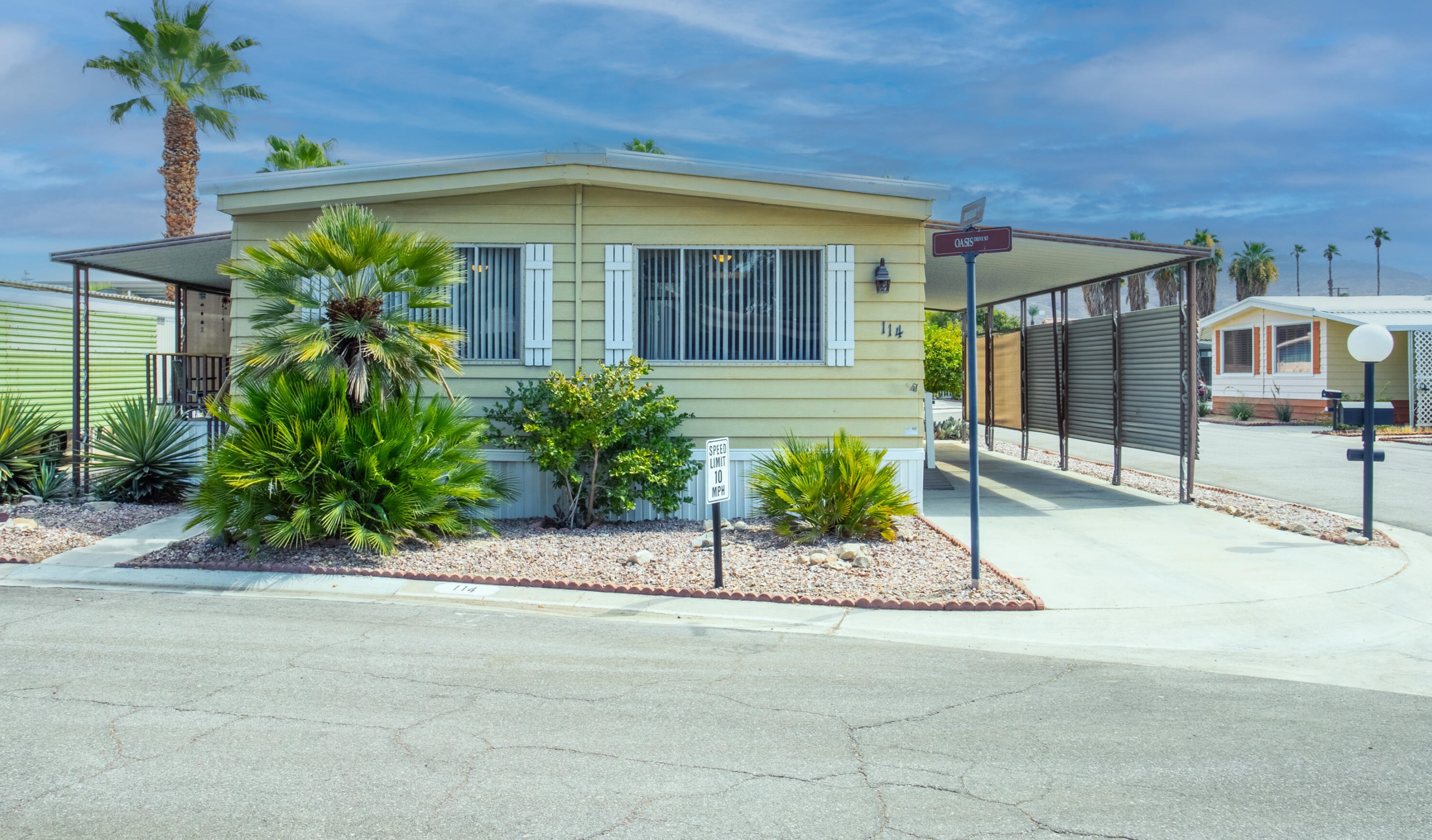 114 Oasis Dr S, Cathedral City, CA 92234