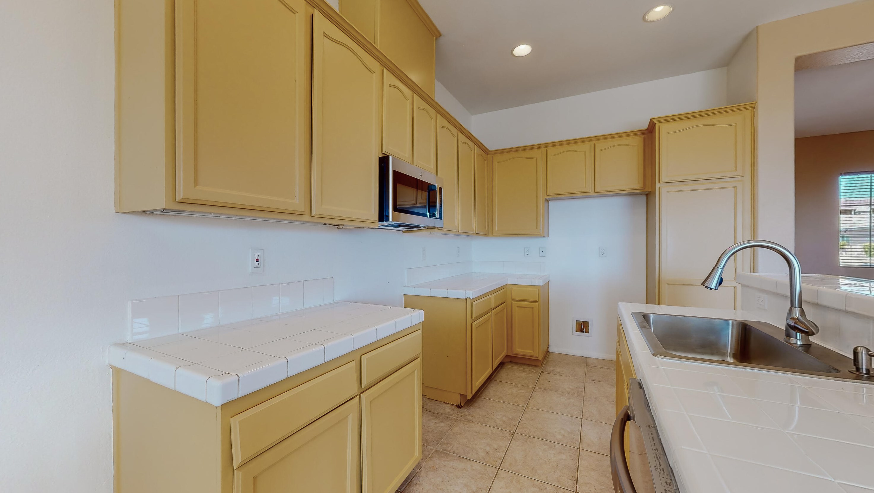 13867 Hacienda Heights Dr, Desert Hot Springs, CA 92240-6549