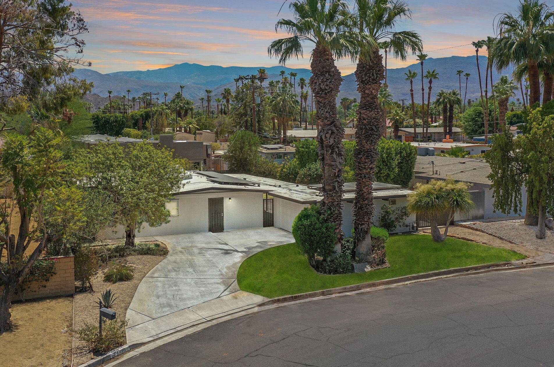 74639 Driftwood Dr, Palm Desert, CA 92260-4520