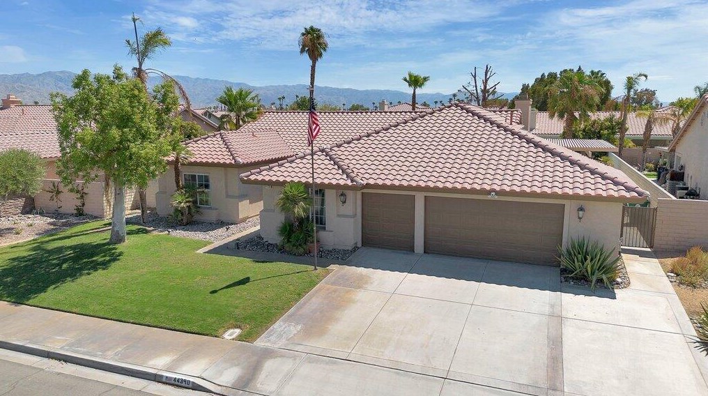 44390 Ocotillo Dr, La Quinta, CA 92253