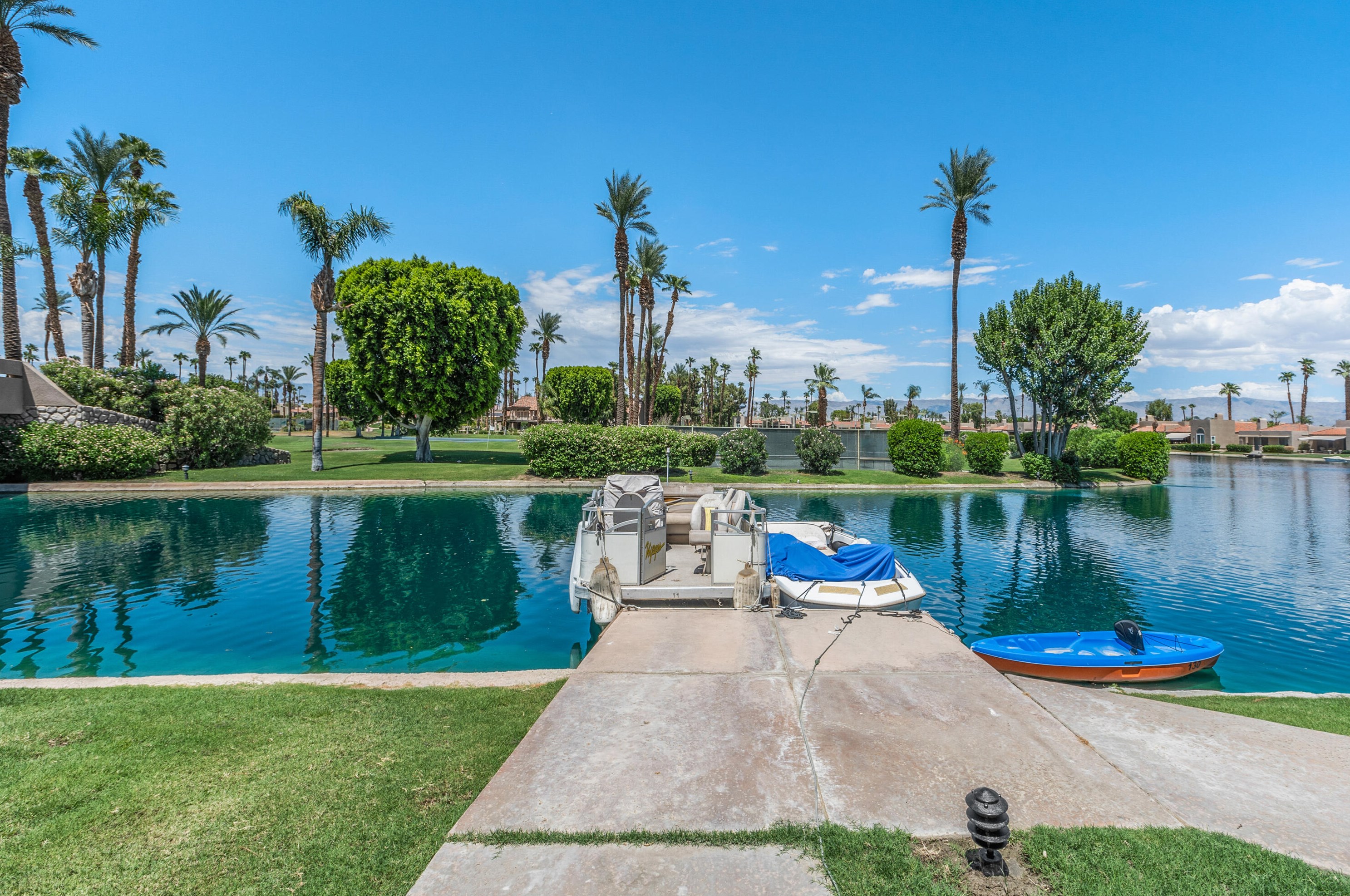 129 Lakeshore Dr, Rancho Mirage, CA 92270
