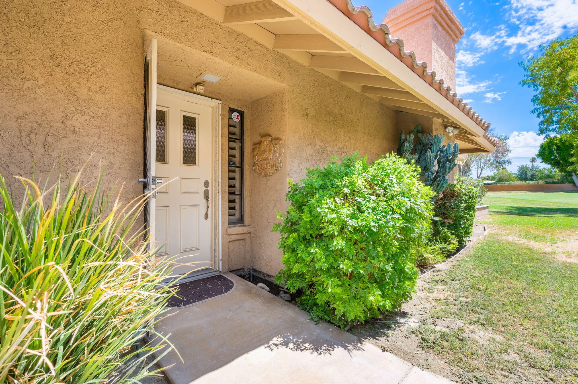 77643 Woodhaven Dr, Palm Desert, CA 92211-8194