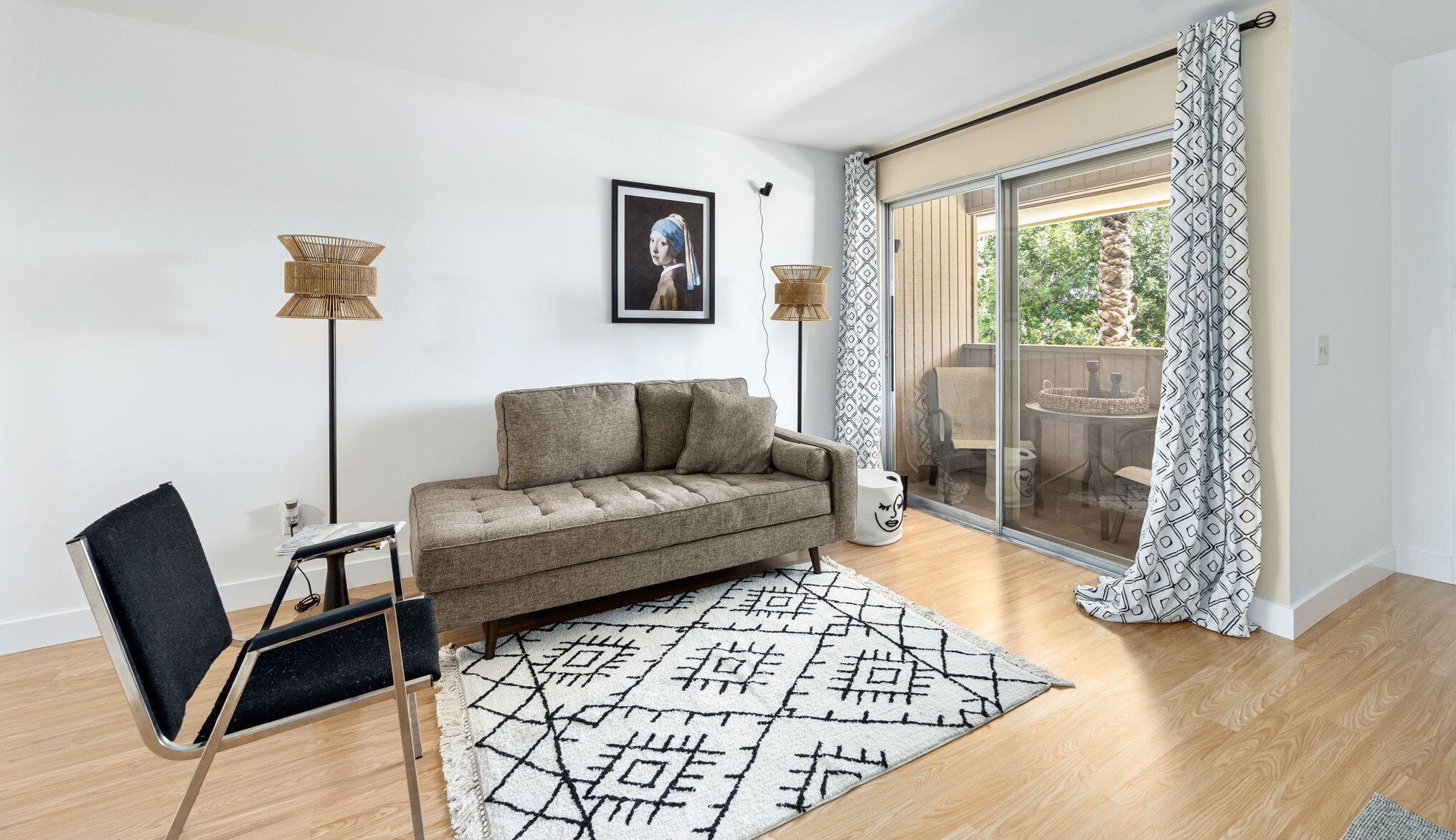 2825 N Los Felices Rd #215, Palm Springs, CA 92262