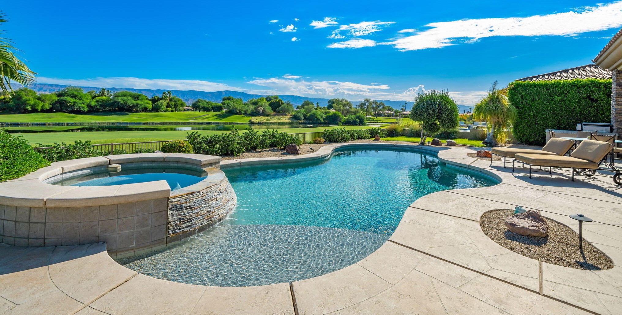 142 Loch Lomond Rd, Rancho Mirage, CA 92270