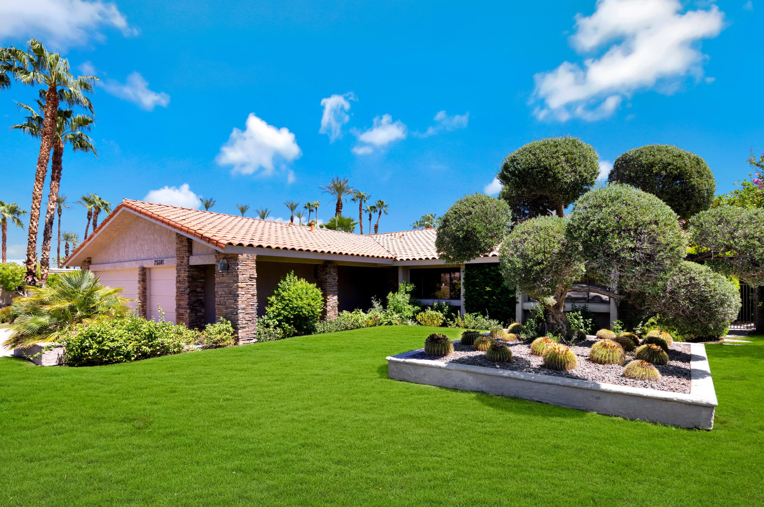 75381 Desert Valley Ln, Palm Desert, CA 92210-8316