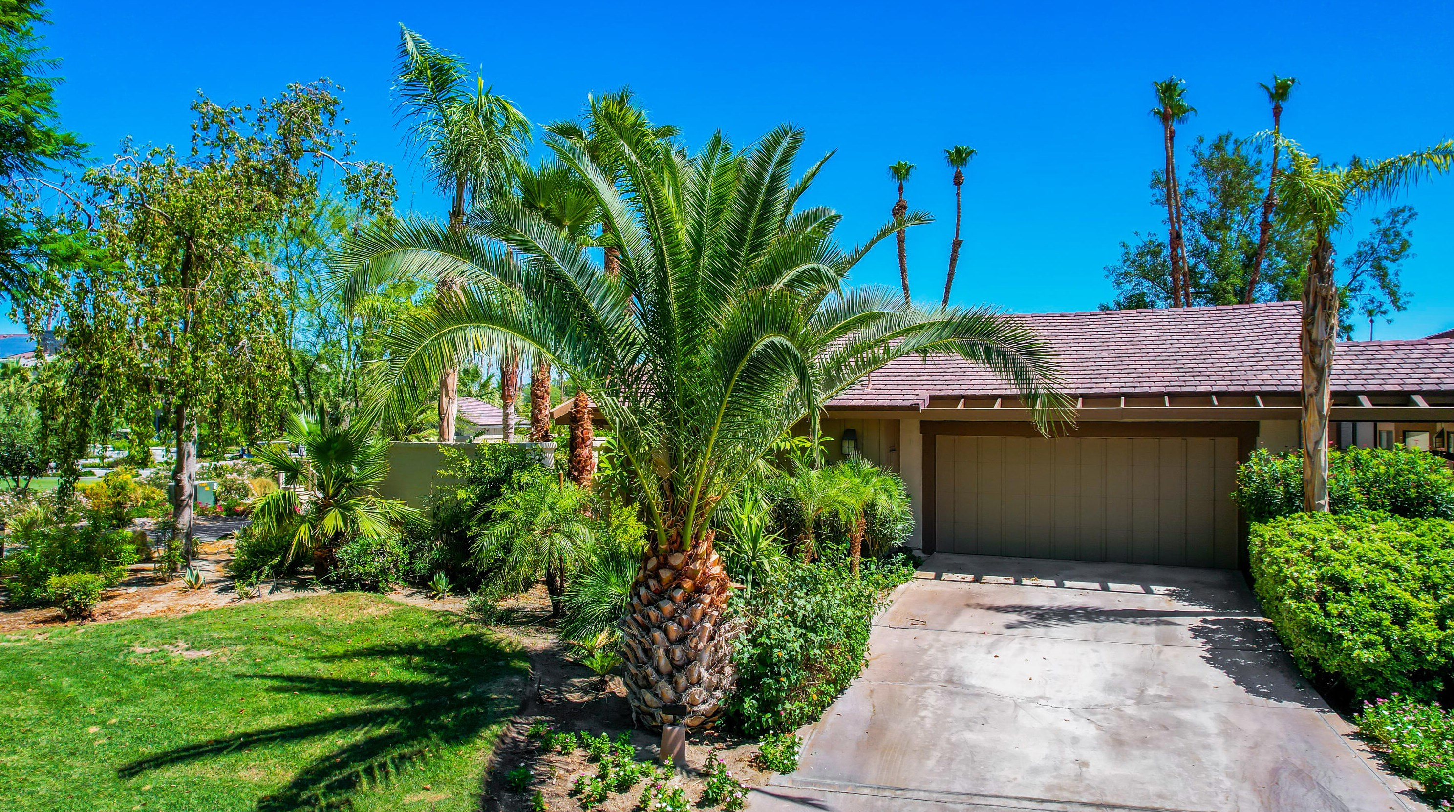190 Wagon Wheel Rd, Palm Desert, CA 92211-3288