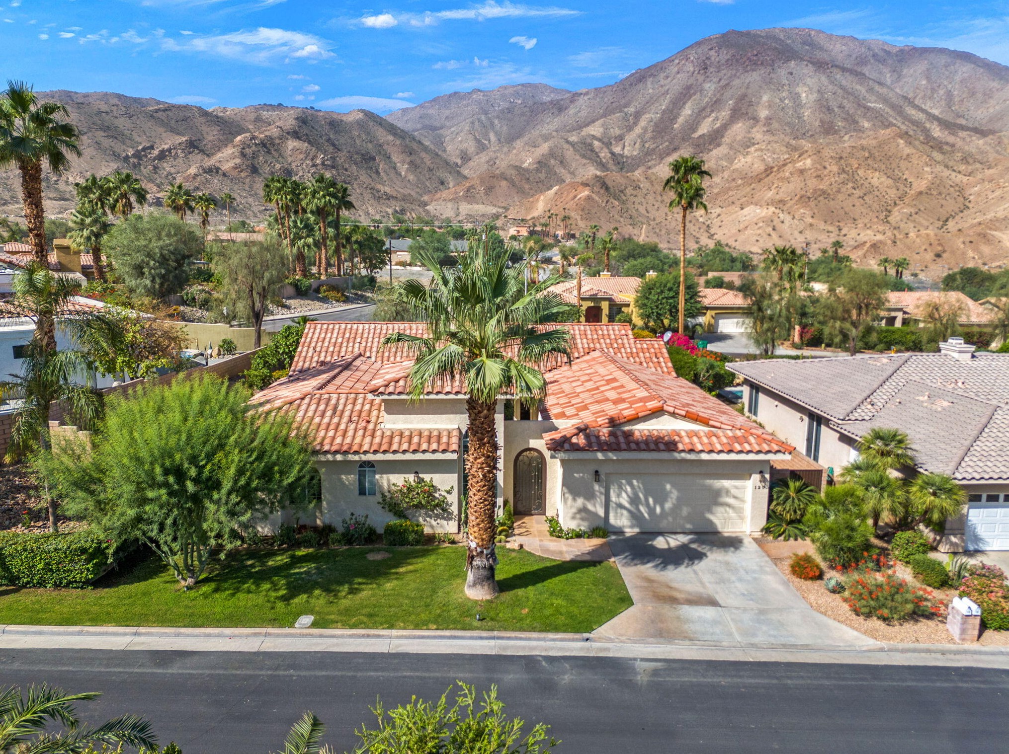 120 Vista Paseo, Palm Desert, CA 92260-5308