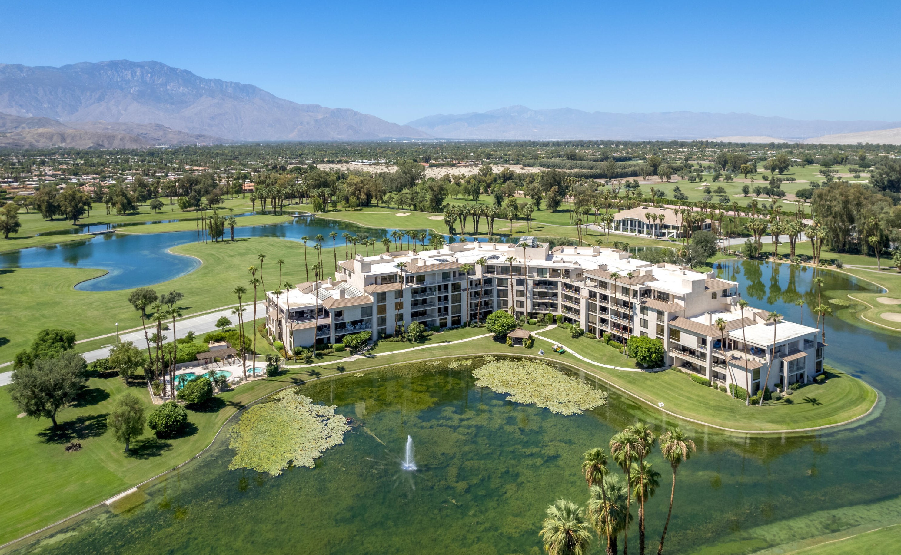 910 Island Dr #407, Rancho Mirage, CA 92270