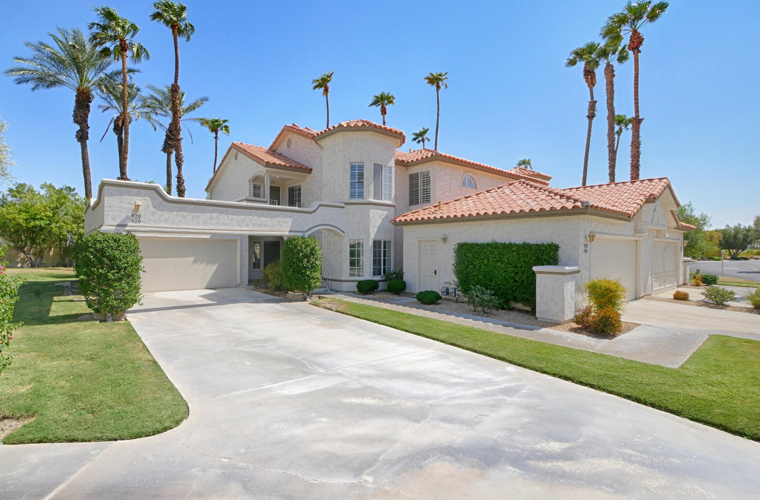 426 Desert Falls Dr, Palm Desert, CA 92211-1744