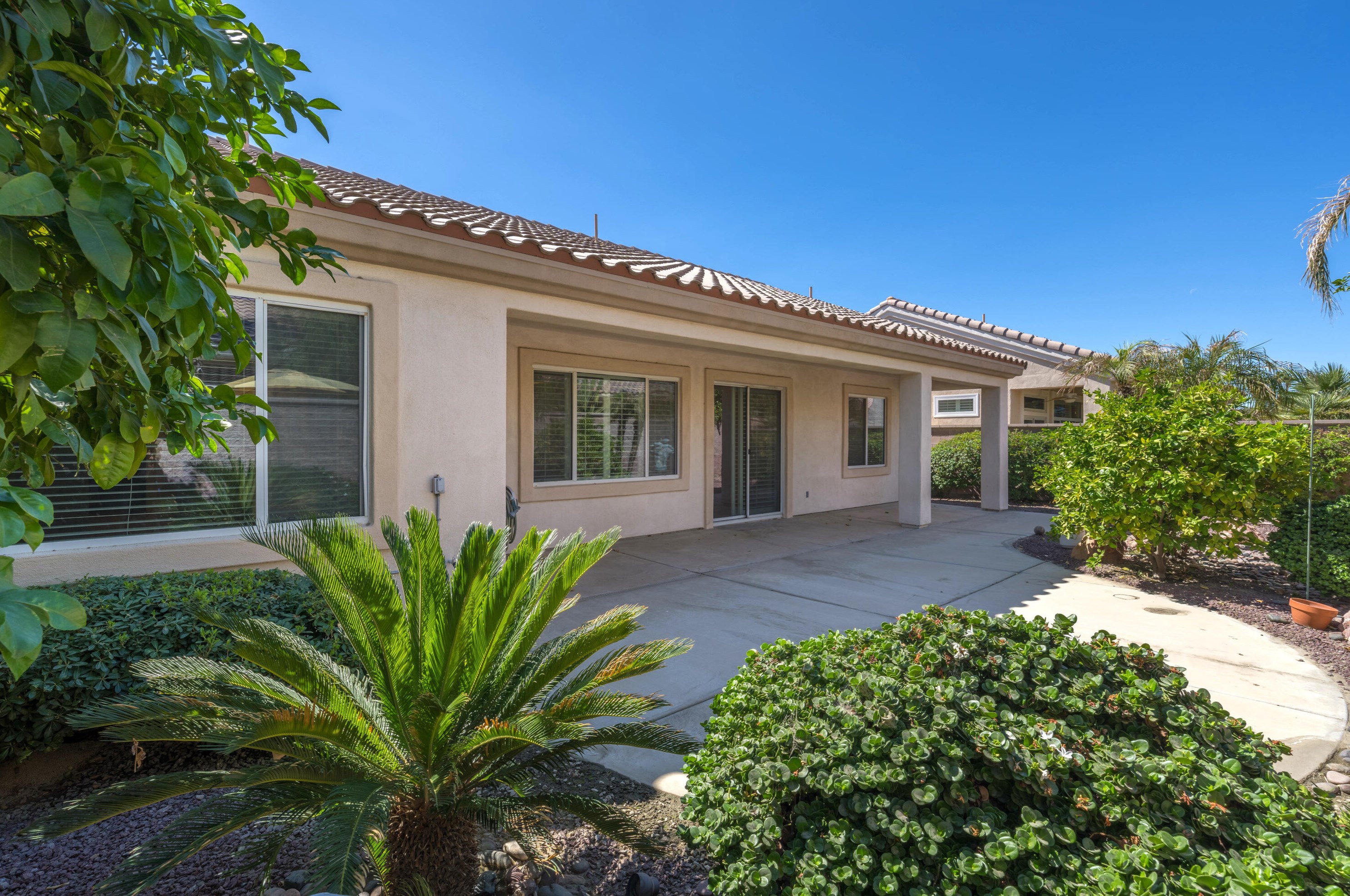 78254 Grape Arbor Ave, Palm Desert, CA 92211-1352