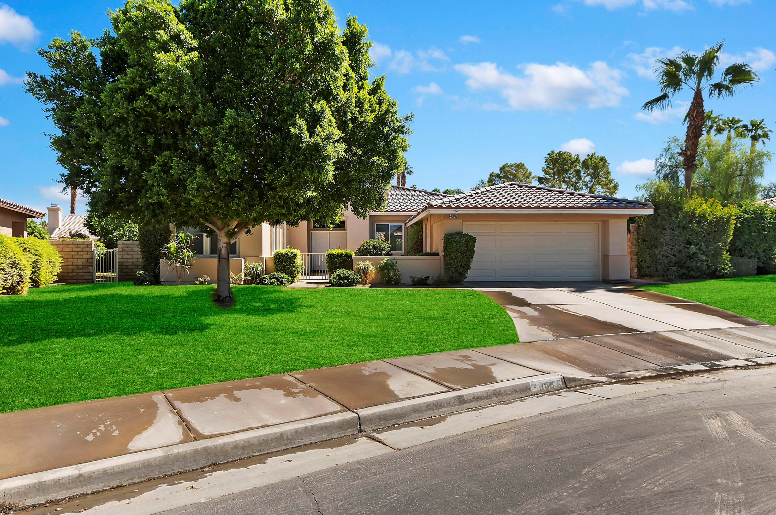 40866 Eastwood Ln, Palm Desert, CA 92211-6218