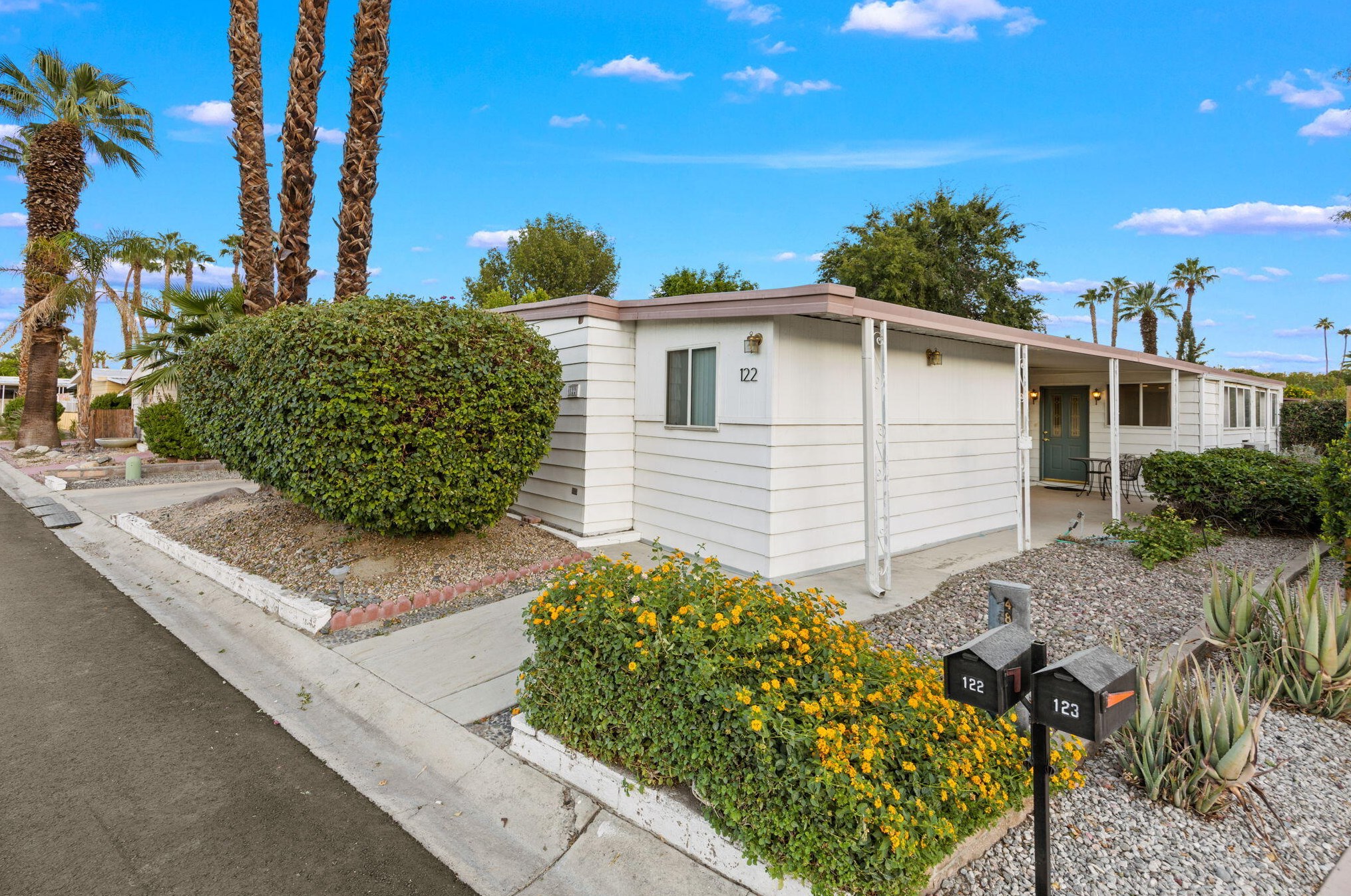 122 Via Valverde, Cathedral City, CA 92234-1529