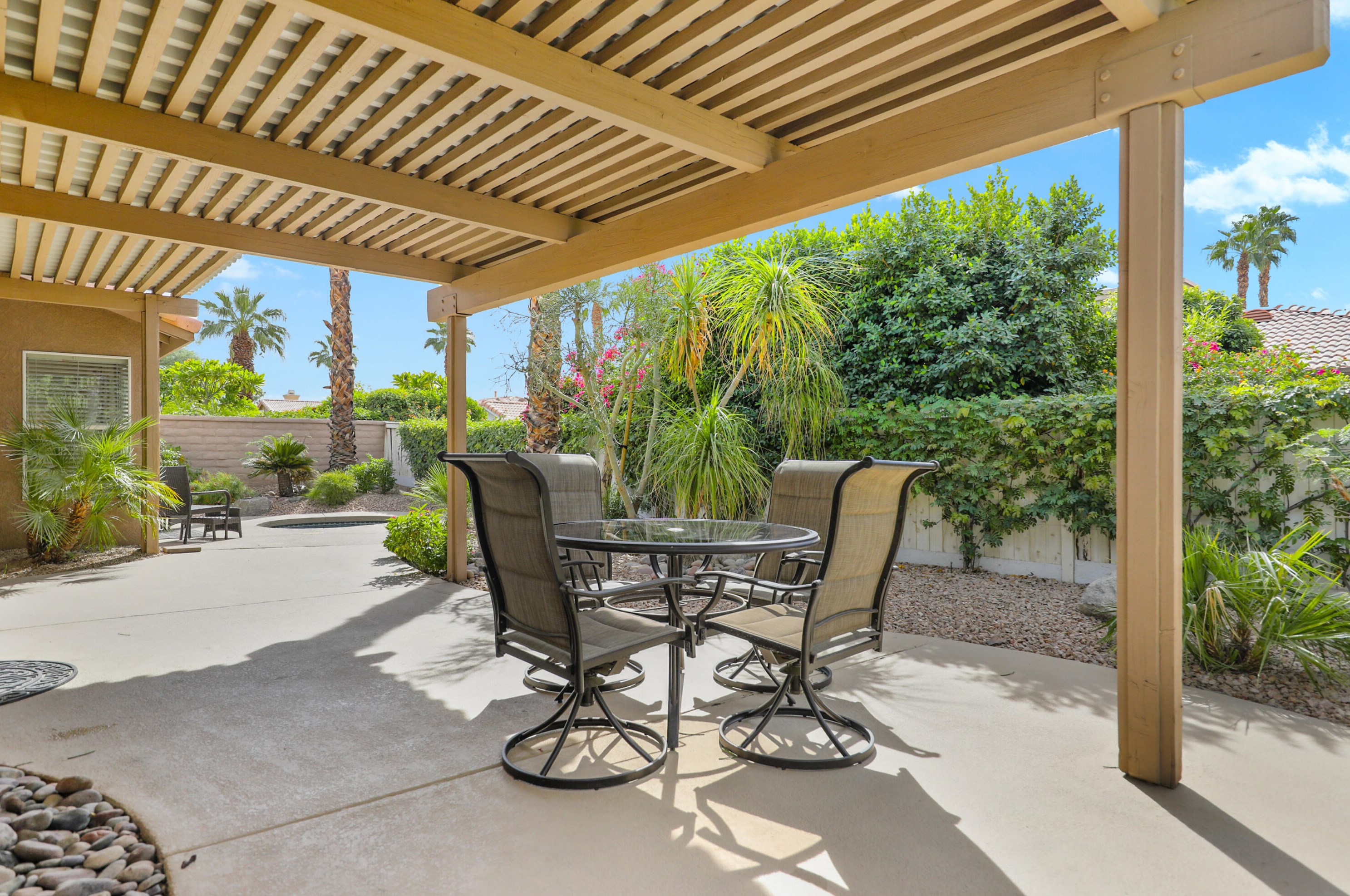 245 Corte Sole, Palm Desert, CA 92260-1806