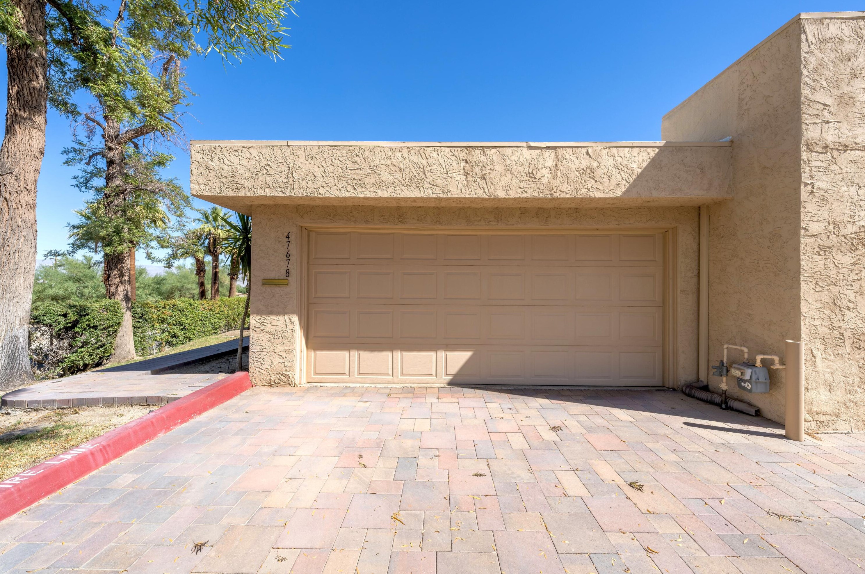 47678 Date Palm Ct, Palm Desert, CA 92260-6148
