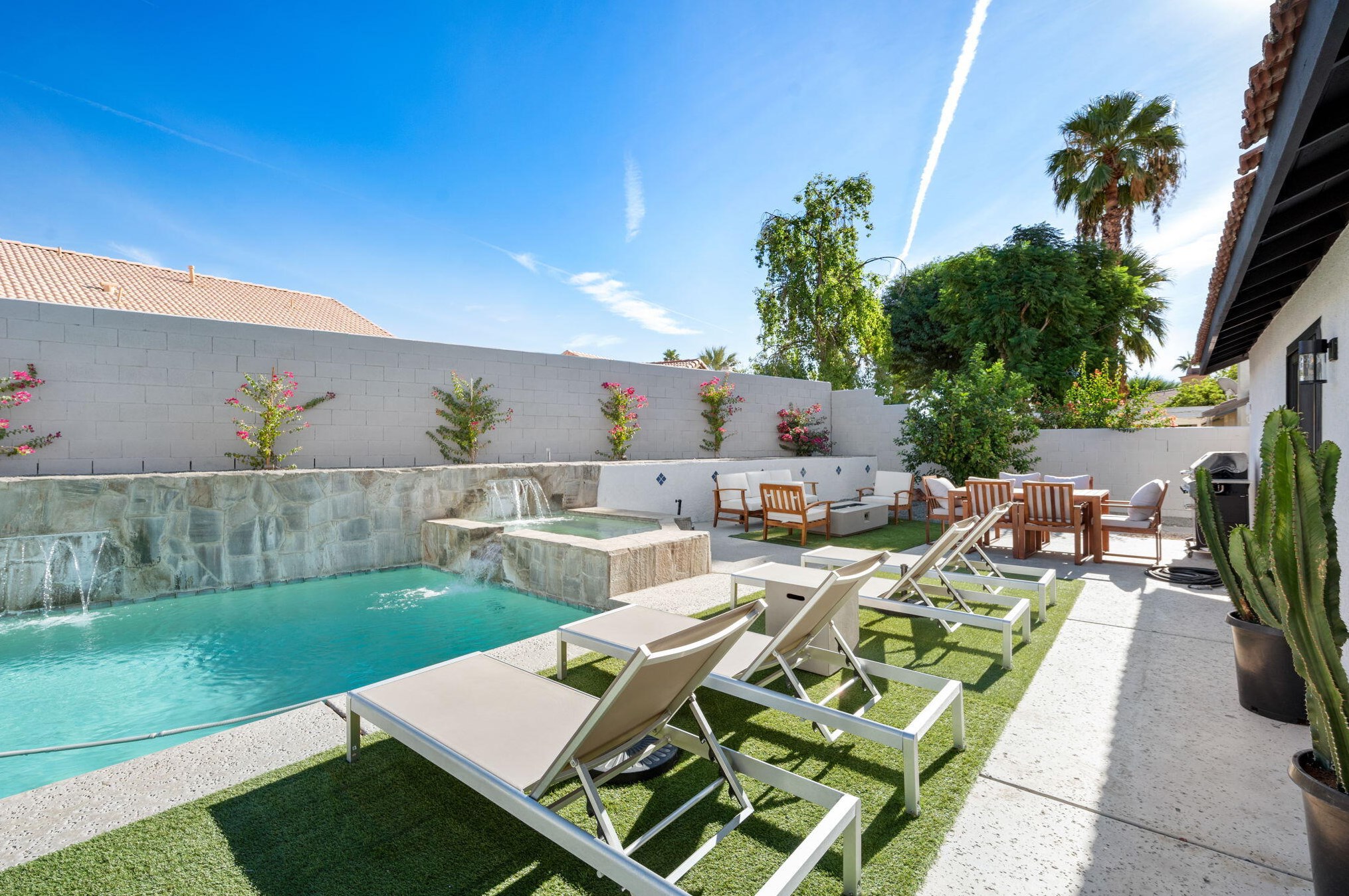 69330 Cypress Rd, Cathedral City CA  92234-2833 exterior