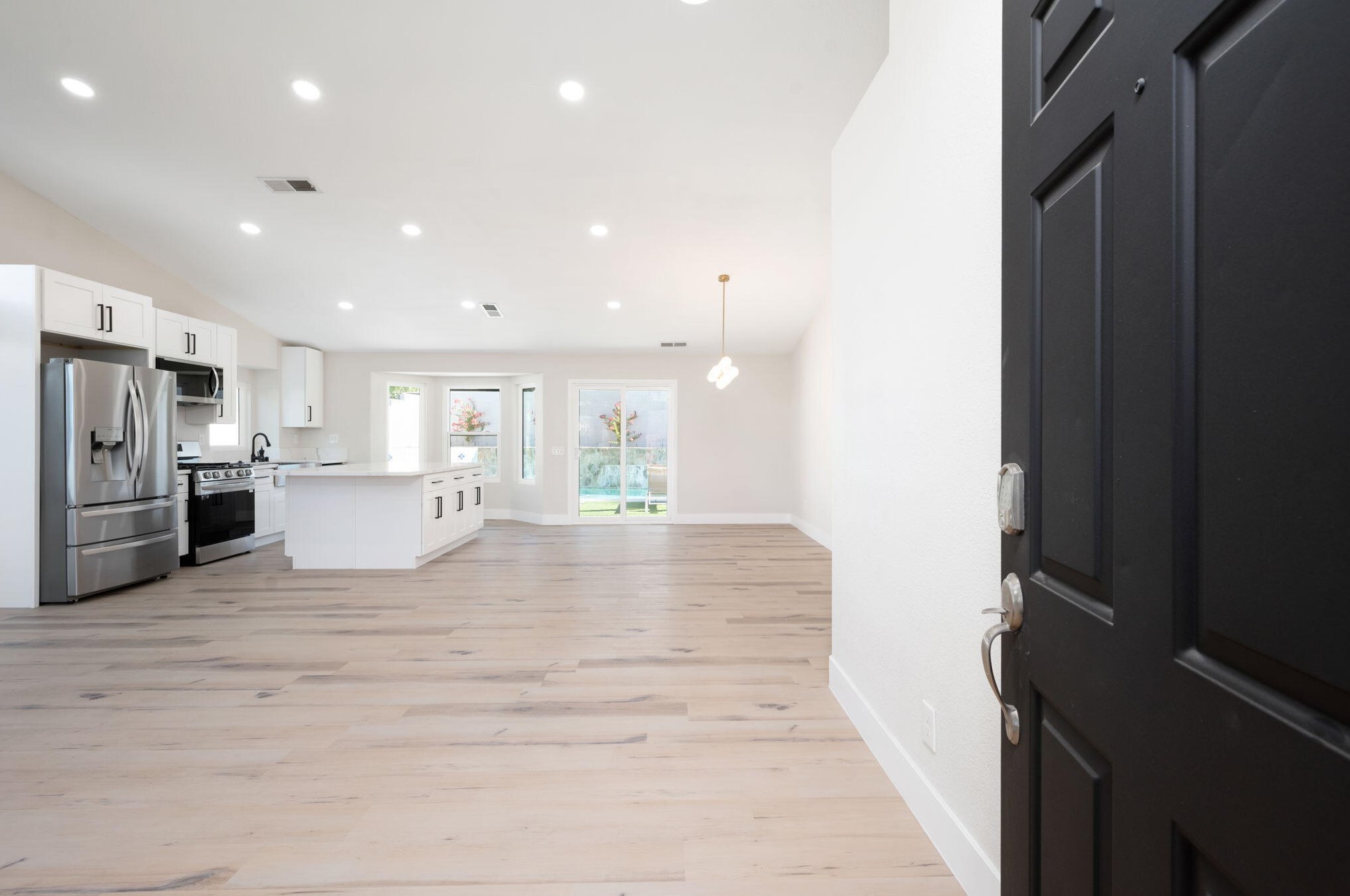 69330 Cypress Rd, Cathedral City CA  92234-2833 exterior