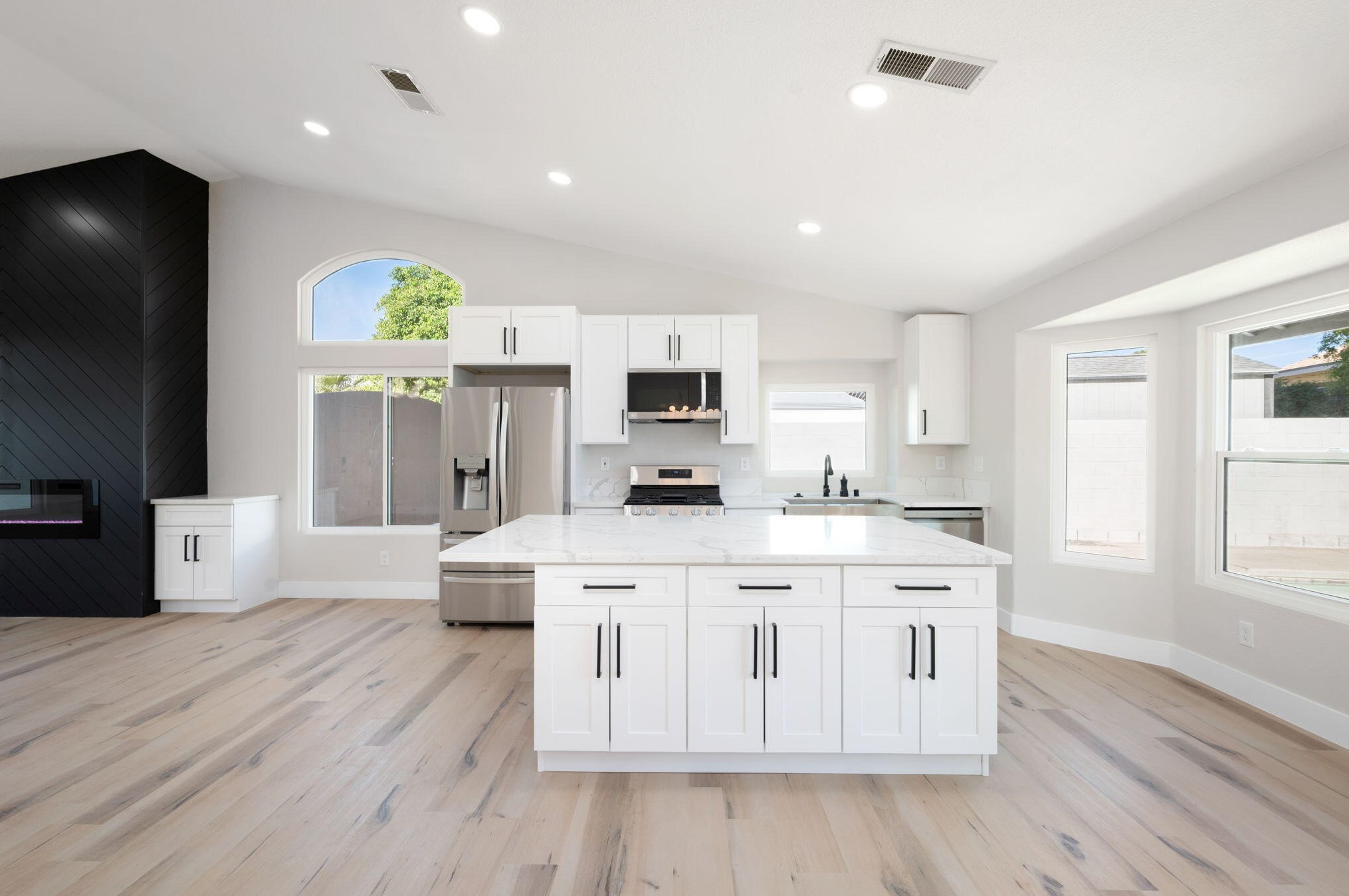 69330 Cypress Rd, Cathedral City CA  92234-2833 exterior