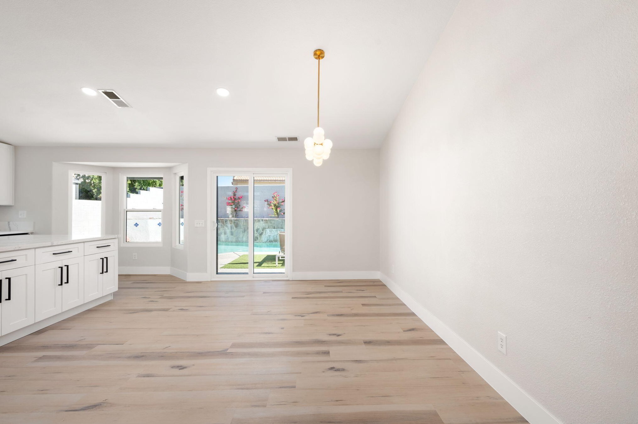 69330 Cypress Rd, Cathedral City CA  92234-2833 exterior