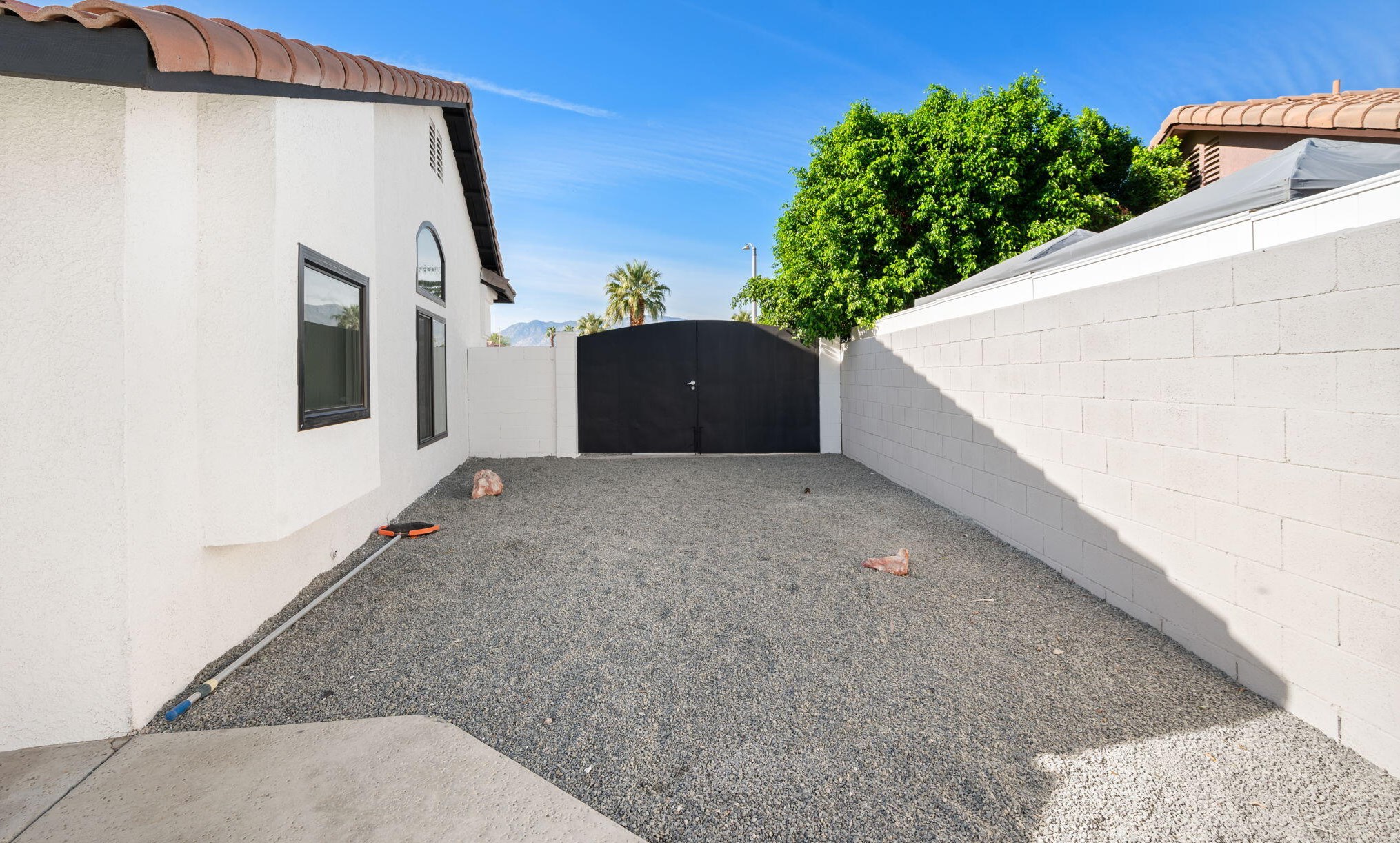 69330 Cypress Rd, Cathedral City CA  92234-2833 exterior