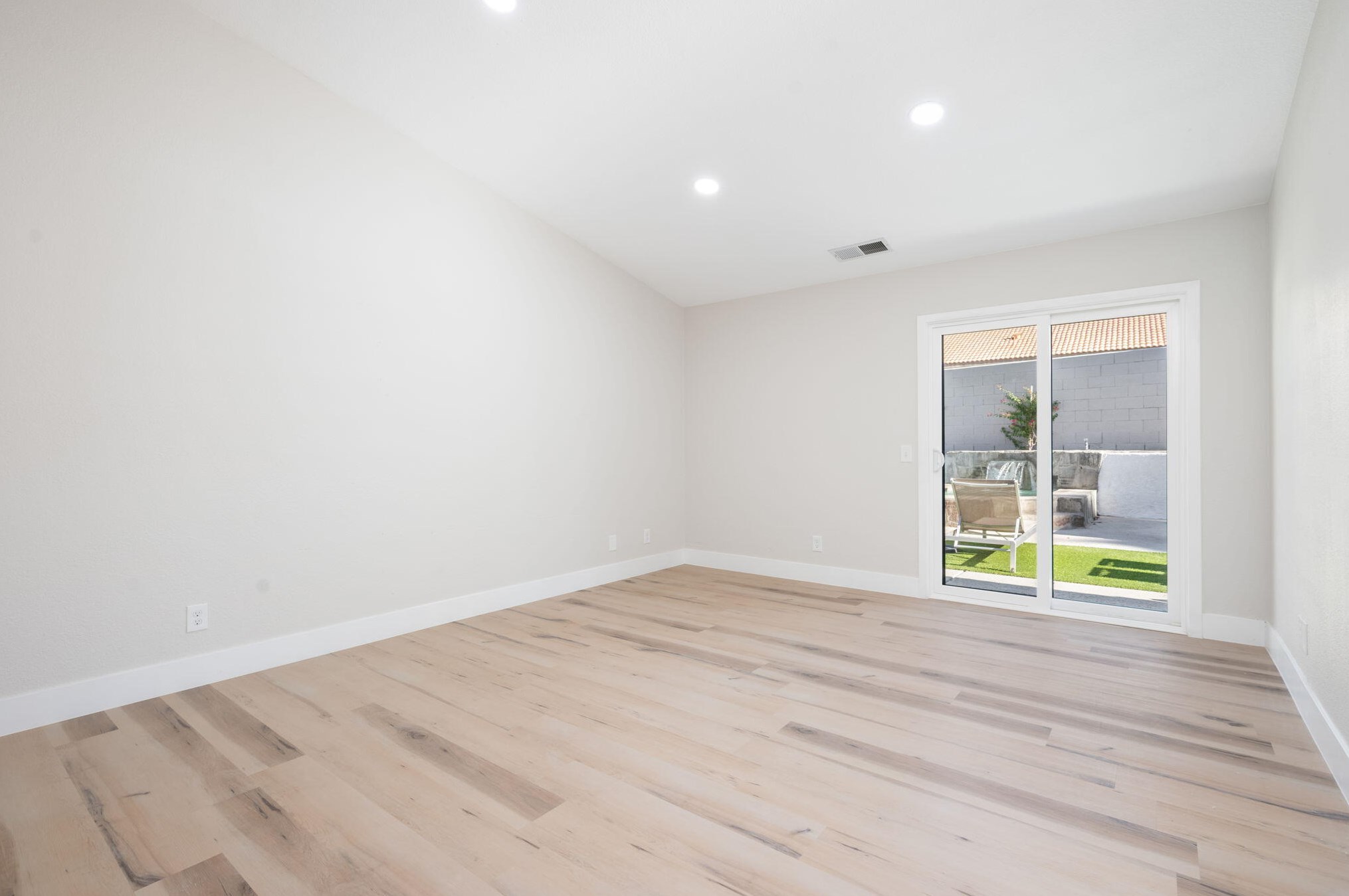69330 Cypress Rd, Cathedral City CA  92234-2833 exterior