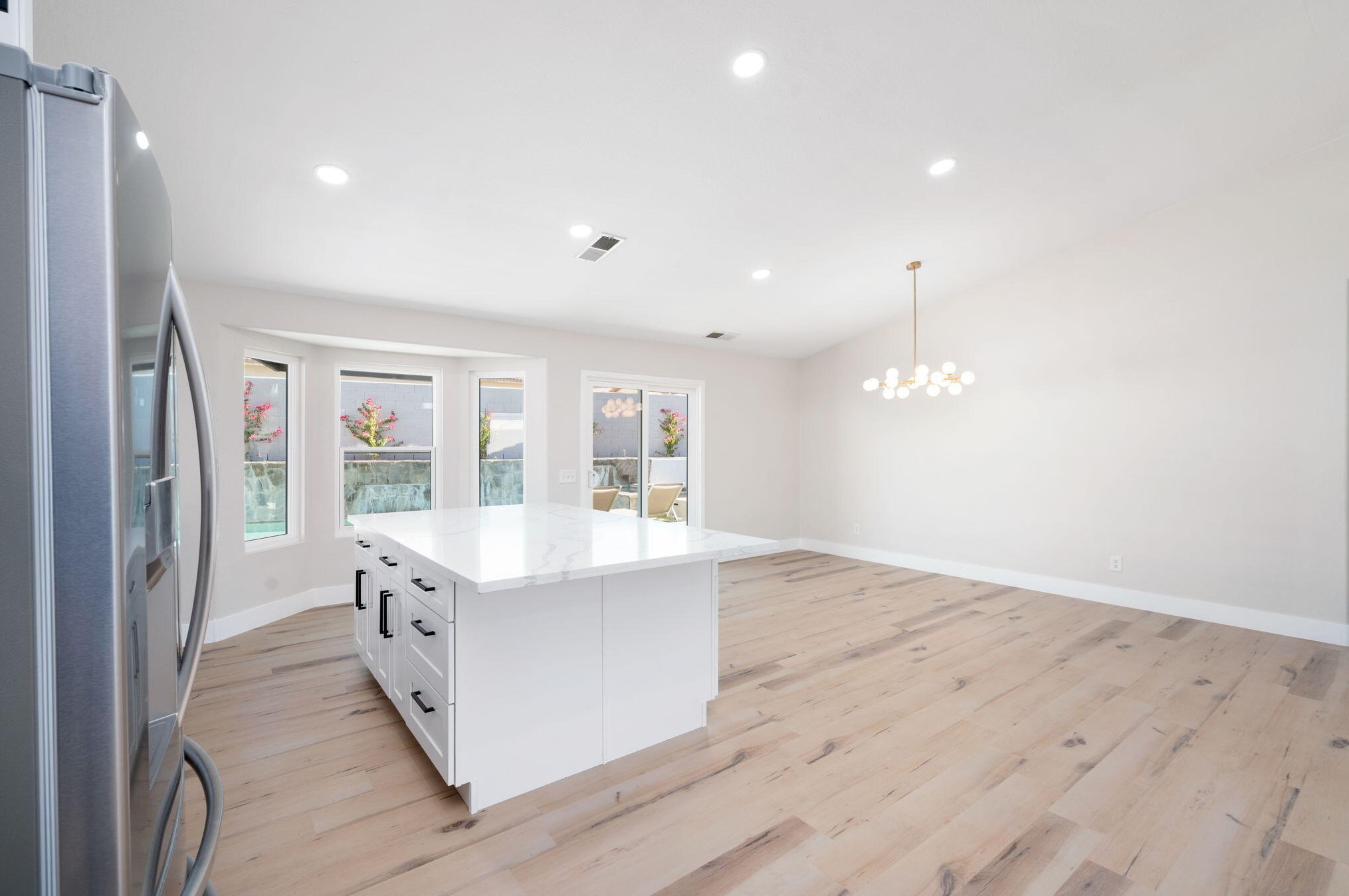 69330 Cypress Rd, Cathedral City CA  92234-2833 exterior