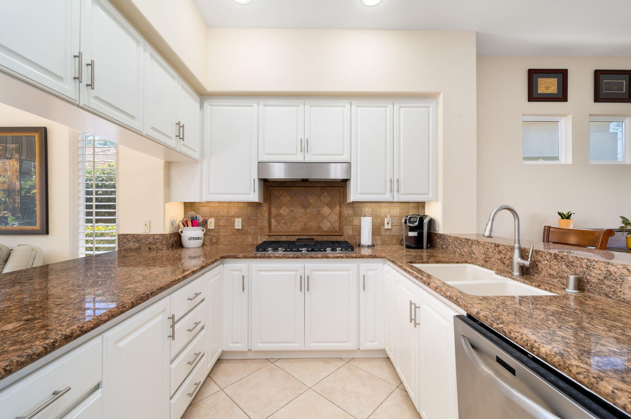 720 Hawk Hill Trl, Palm Desert, CA 92211-7496