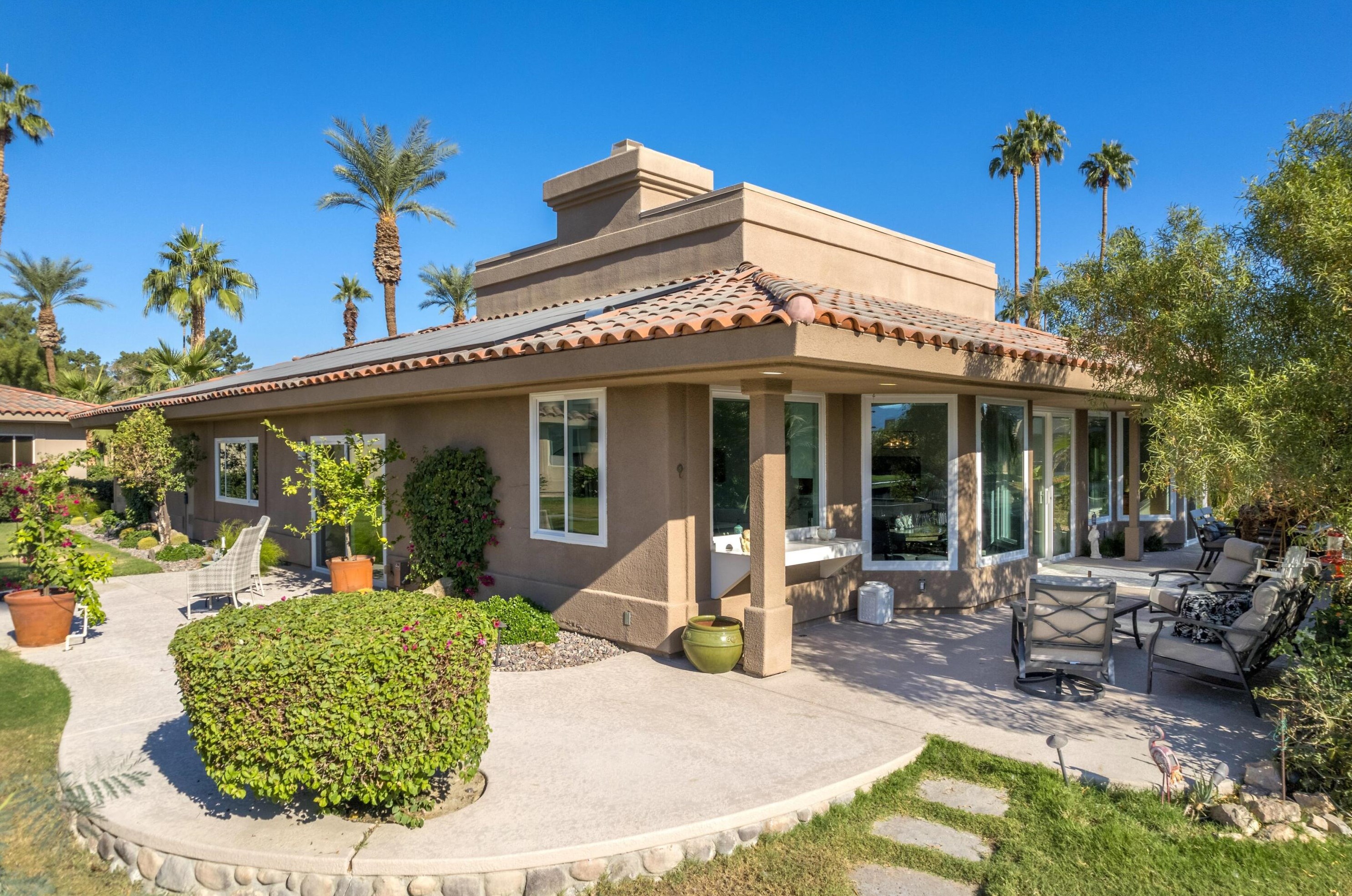 183 Desert Lakes Dr, Rancho Mirage CA  92270-4056 exterior