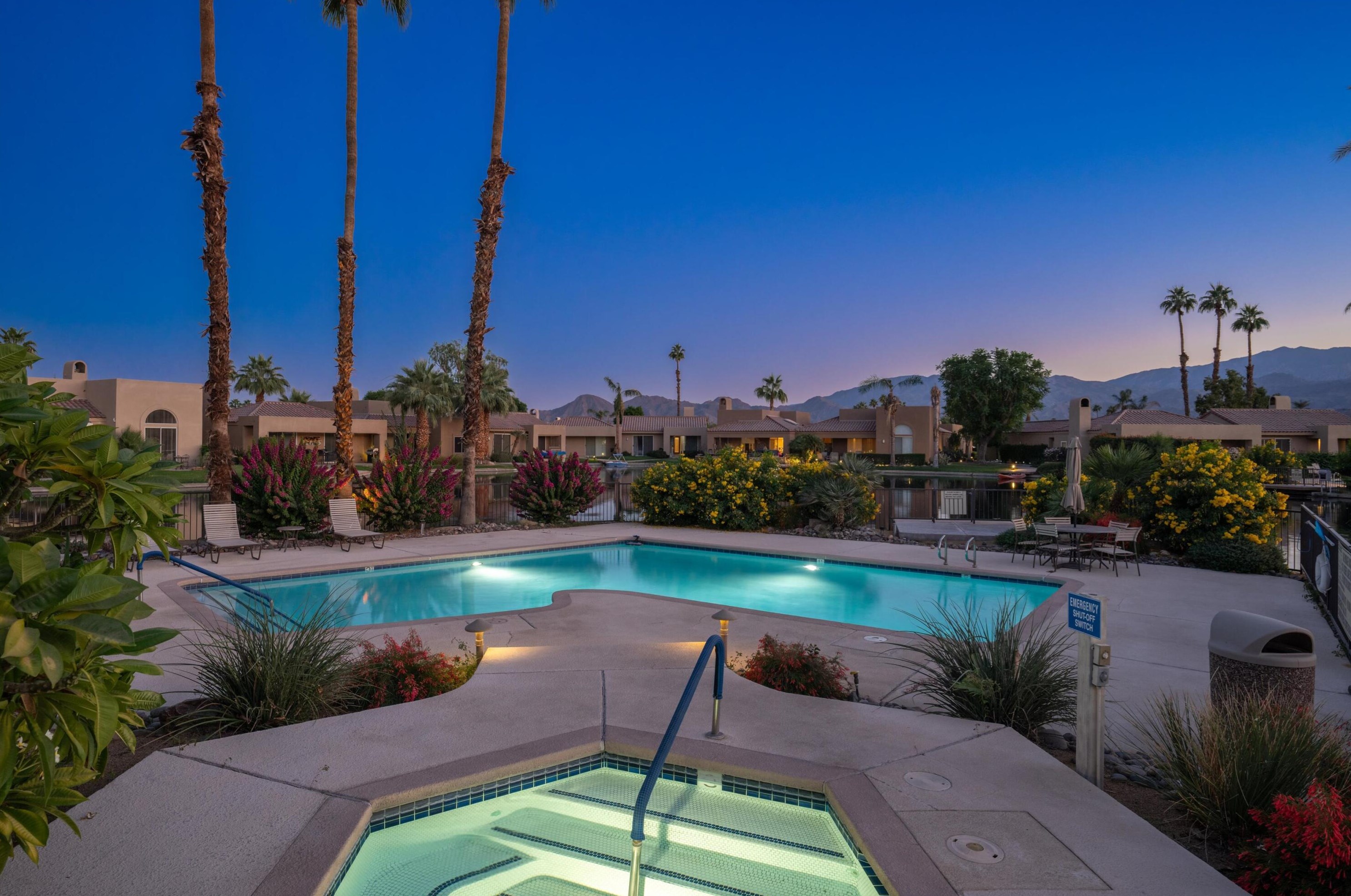 183 Desert Lakes Dr, Rancho Mirage CA  92270-4056 exterior