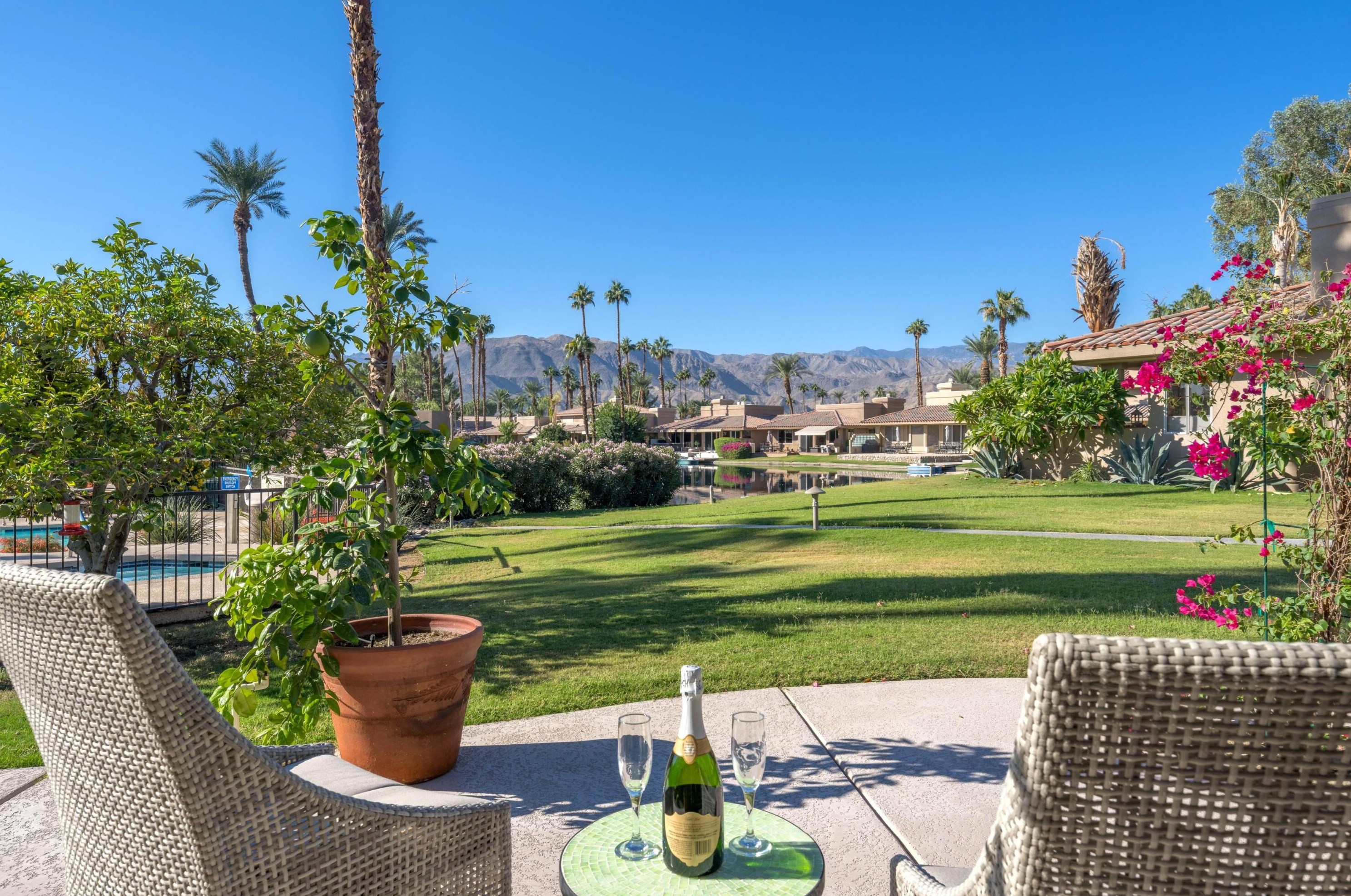 183 Desert Lakes Dr, Rancho Mirage CA  92270-4056 exterior