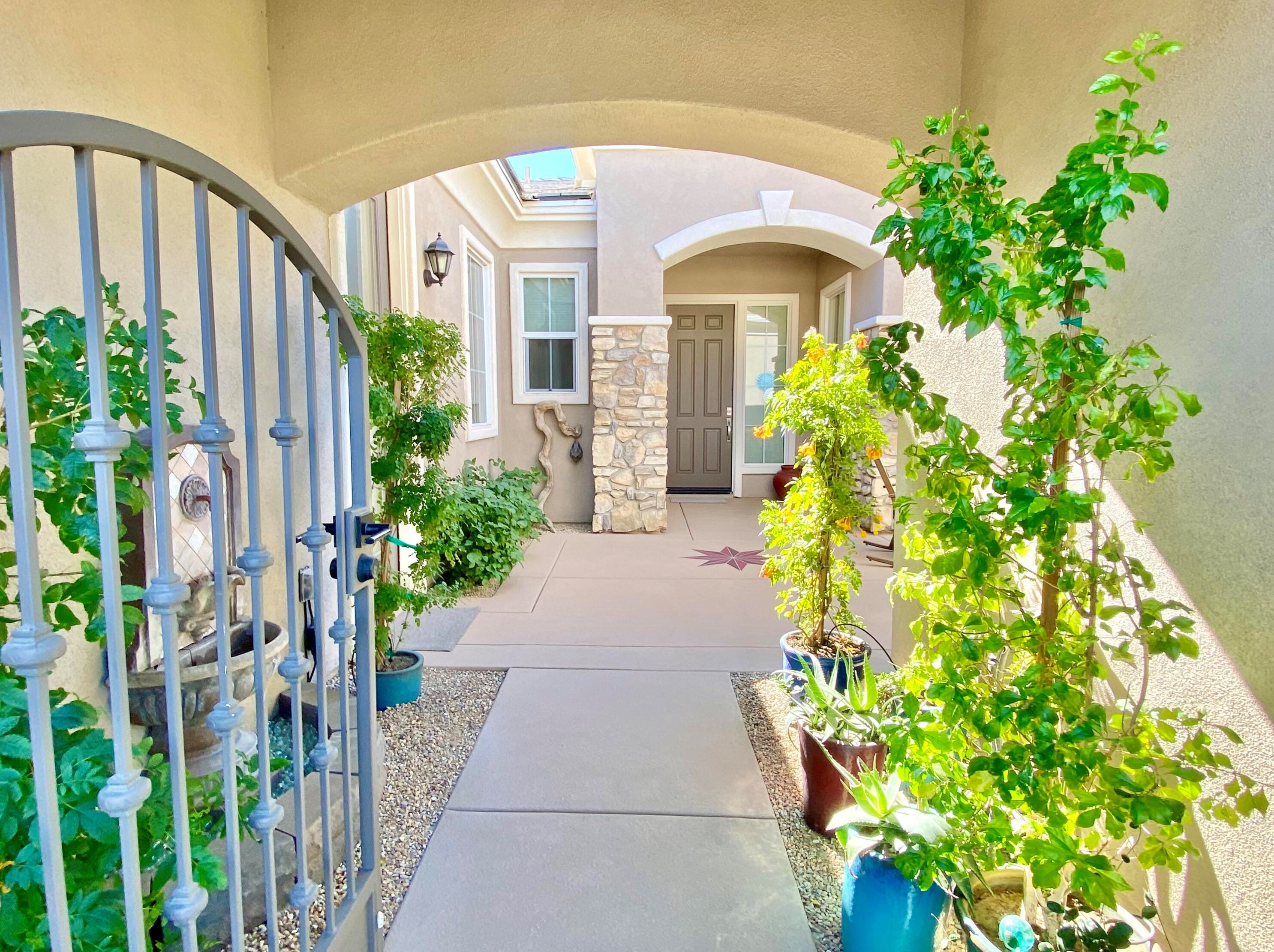 109 Brisa Dr, Palm Desert CA  92211-0779 exterior