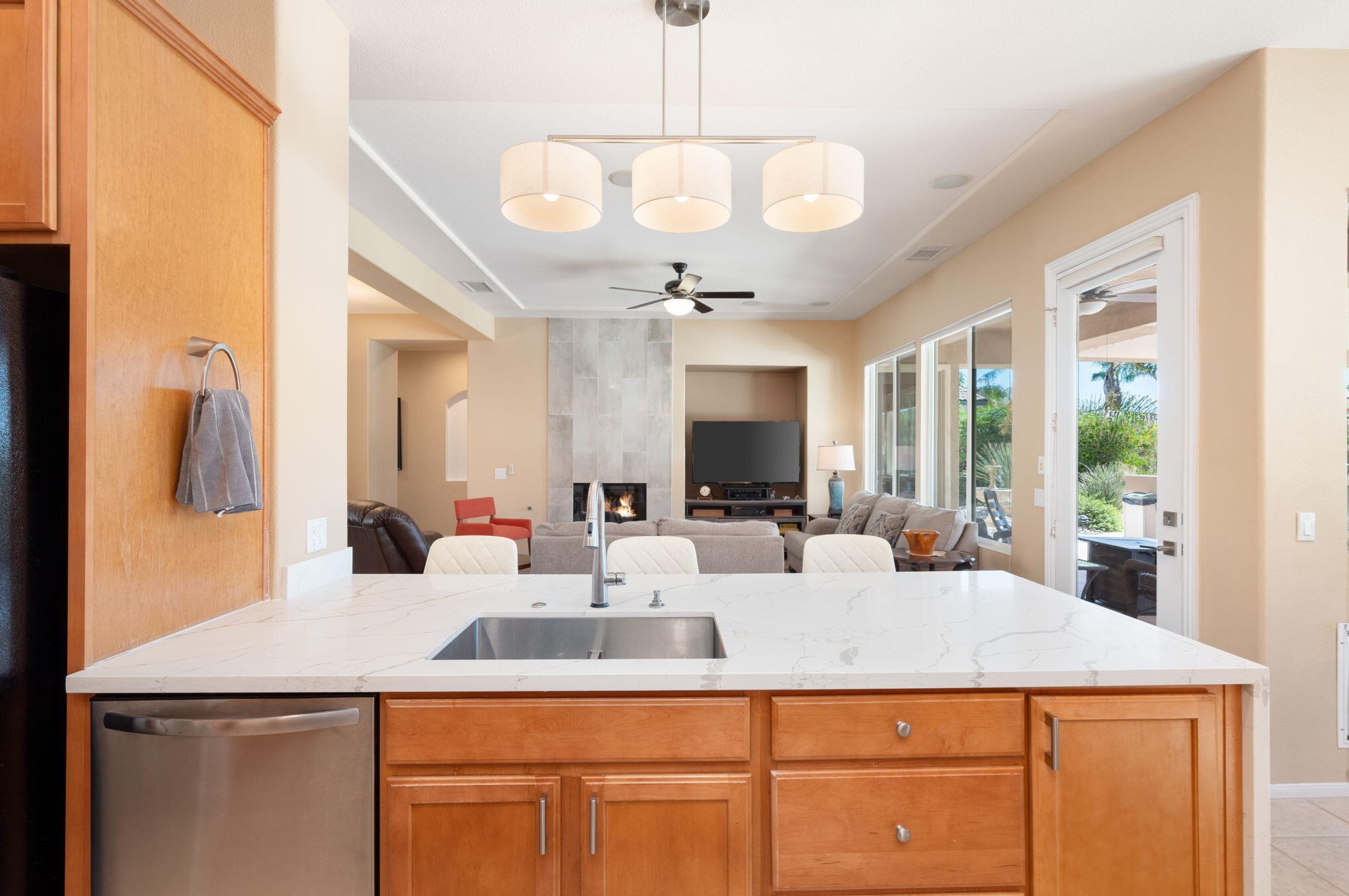 109 Brisa Dr, Palm Desert CA  92211-0779 exterior
