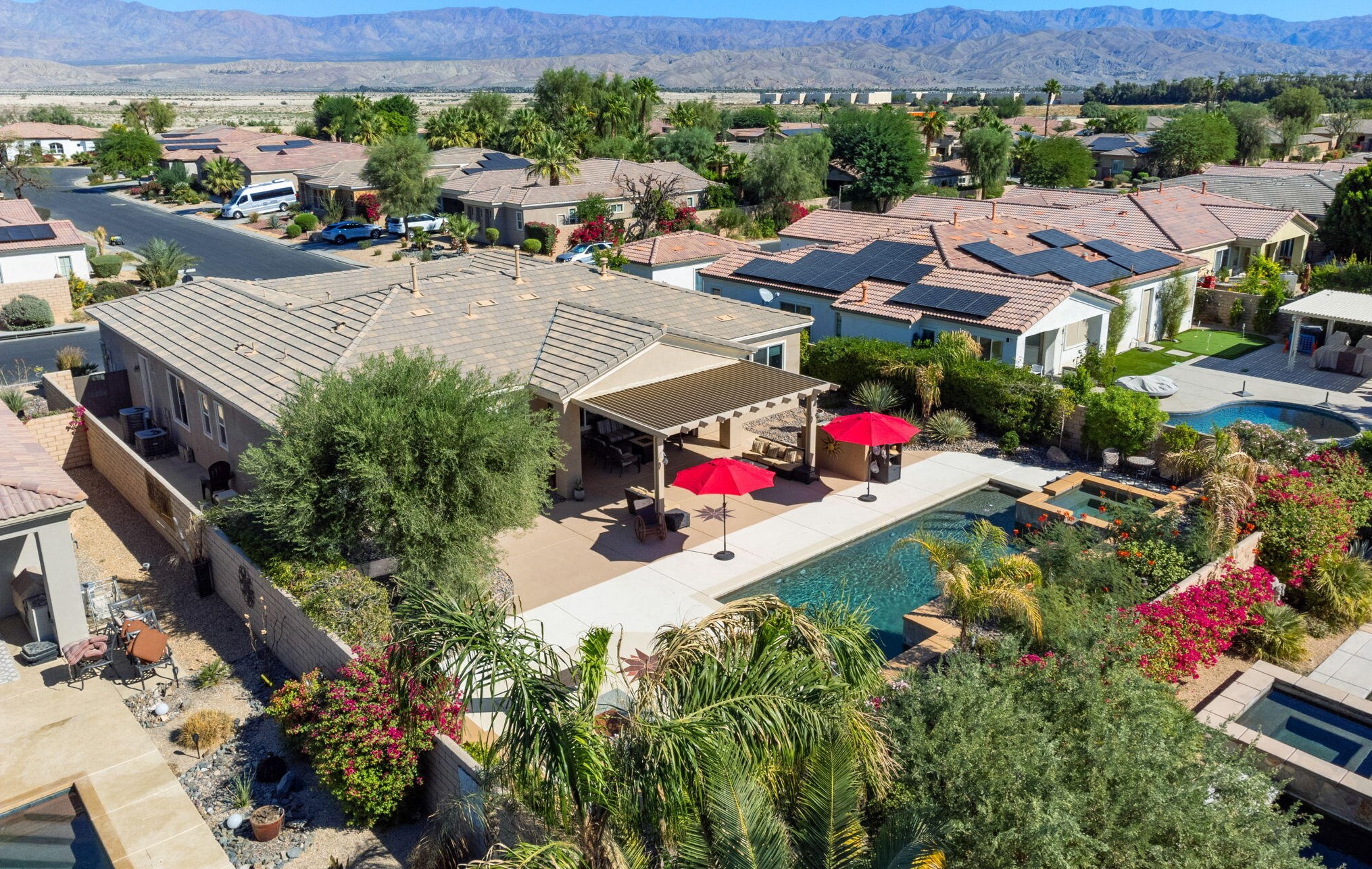 109 Brisa Dr, Palm Desert CA  92211-0779 exterior