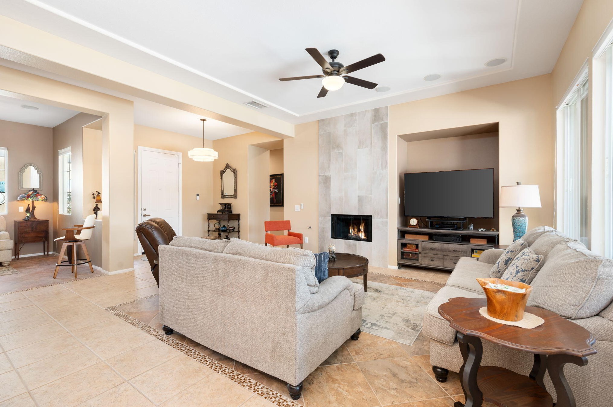 109 Brisa Dr, Palm Desert CA  92211-0779 exterior
