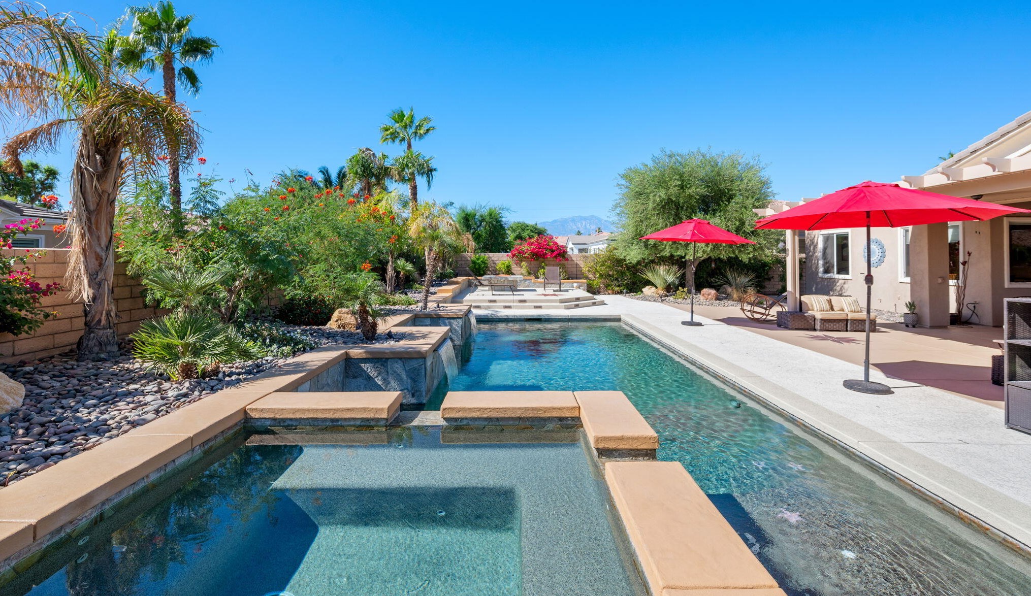 109 Brisa Dr, Palm Desert CA  92211-0779 exterior