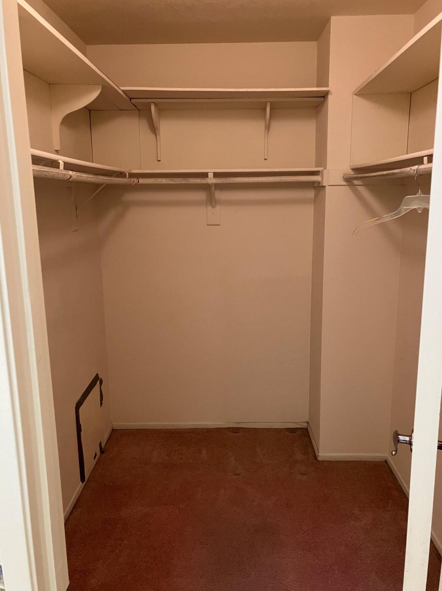 1308 Pleasant Valley Ave, Banning CA  92220-5431 exterior