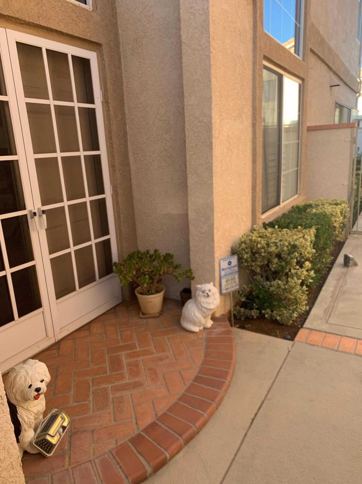 1308 Pleasant Valley Ave, Banning CA  92220-5431 exterior