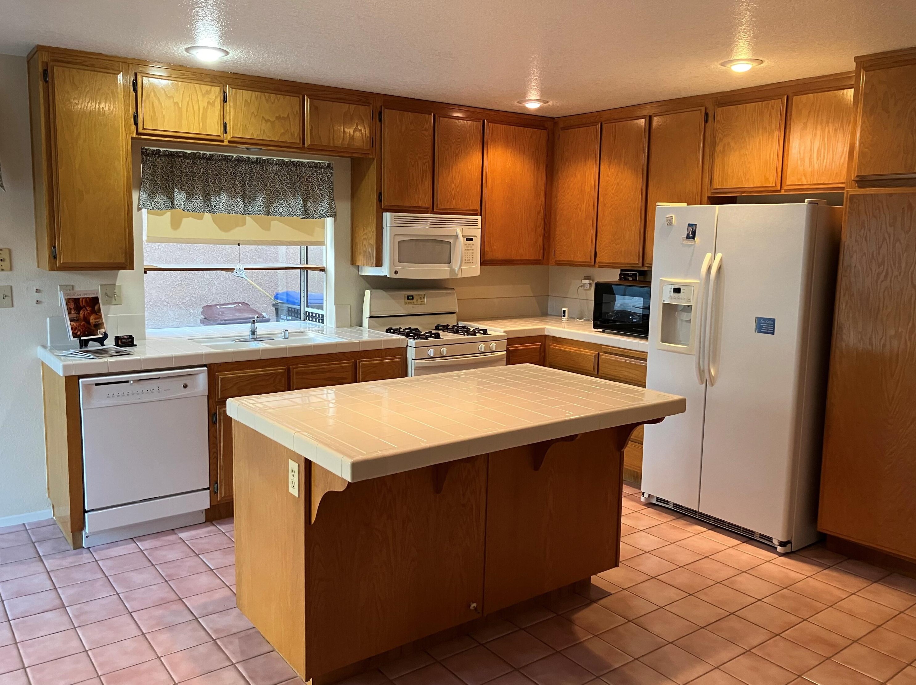 1308 Pleasant Valley Ave, Banning CA  92220-5431 exterior