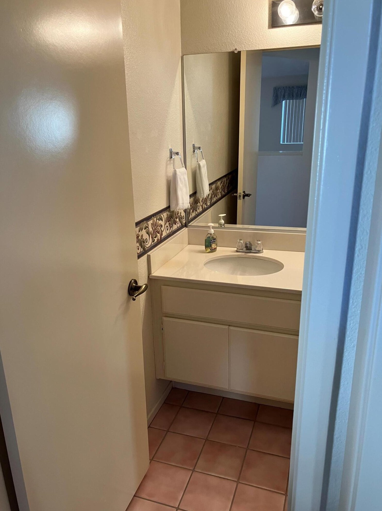 1308 Pleasant Valley Ave, Banning CA  92220-5431 exterior