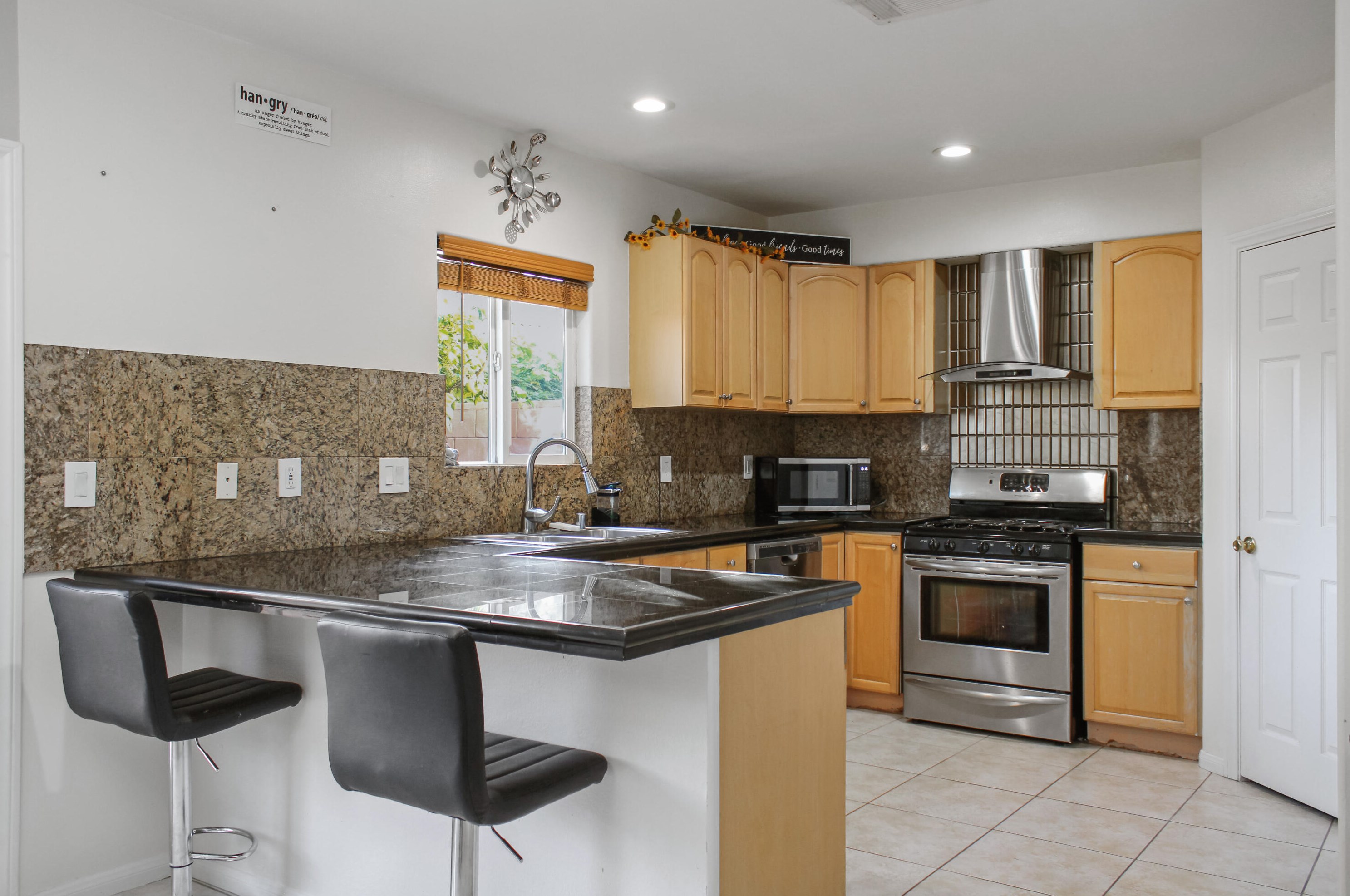 33300 Campus Ln, Cathedral City CA  92234-4675 exterior