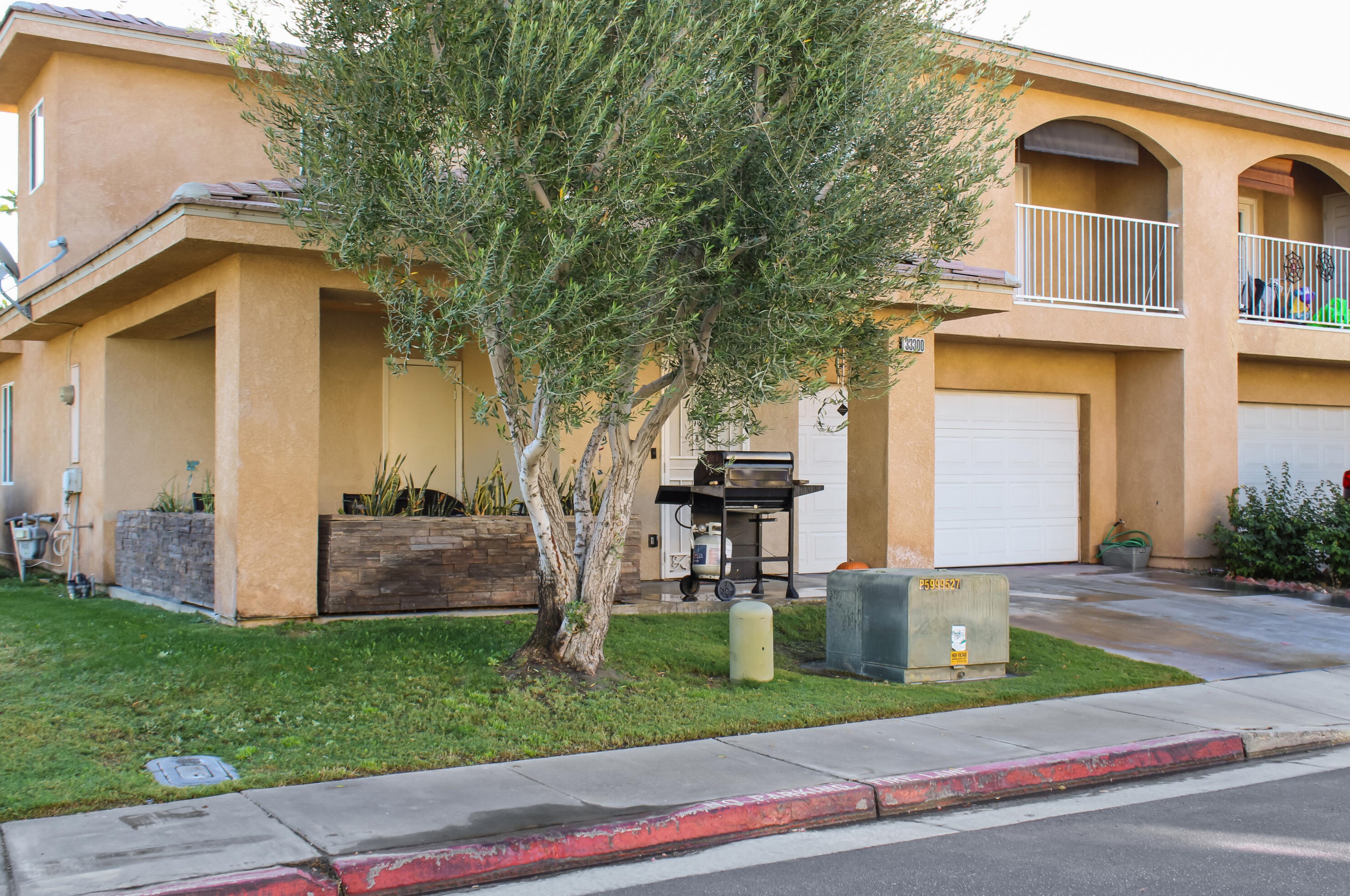 33300 Campus Ln, Cathedral City, CA 92234