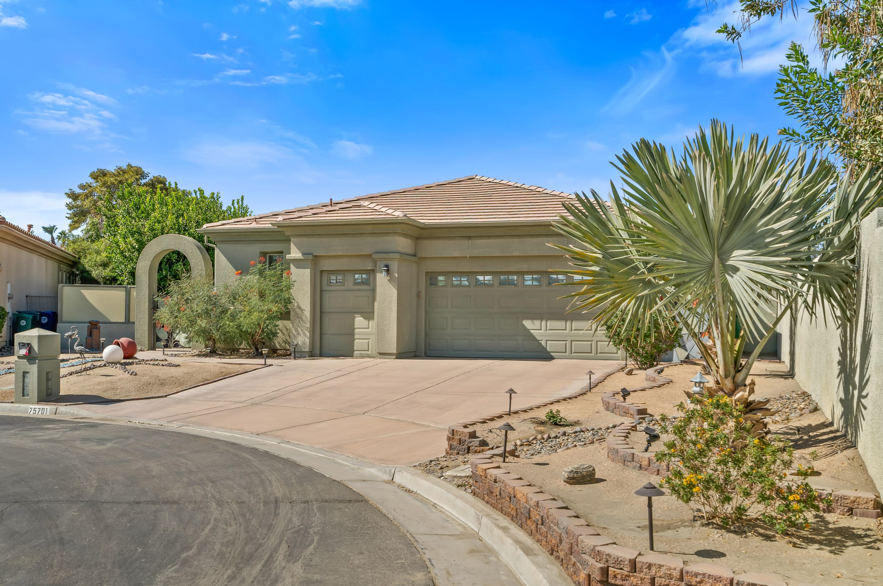 75701 Heritage, Palm Desert, CA 92211-1002