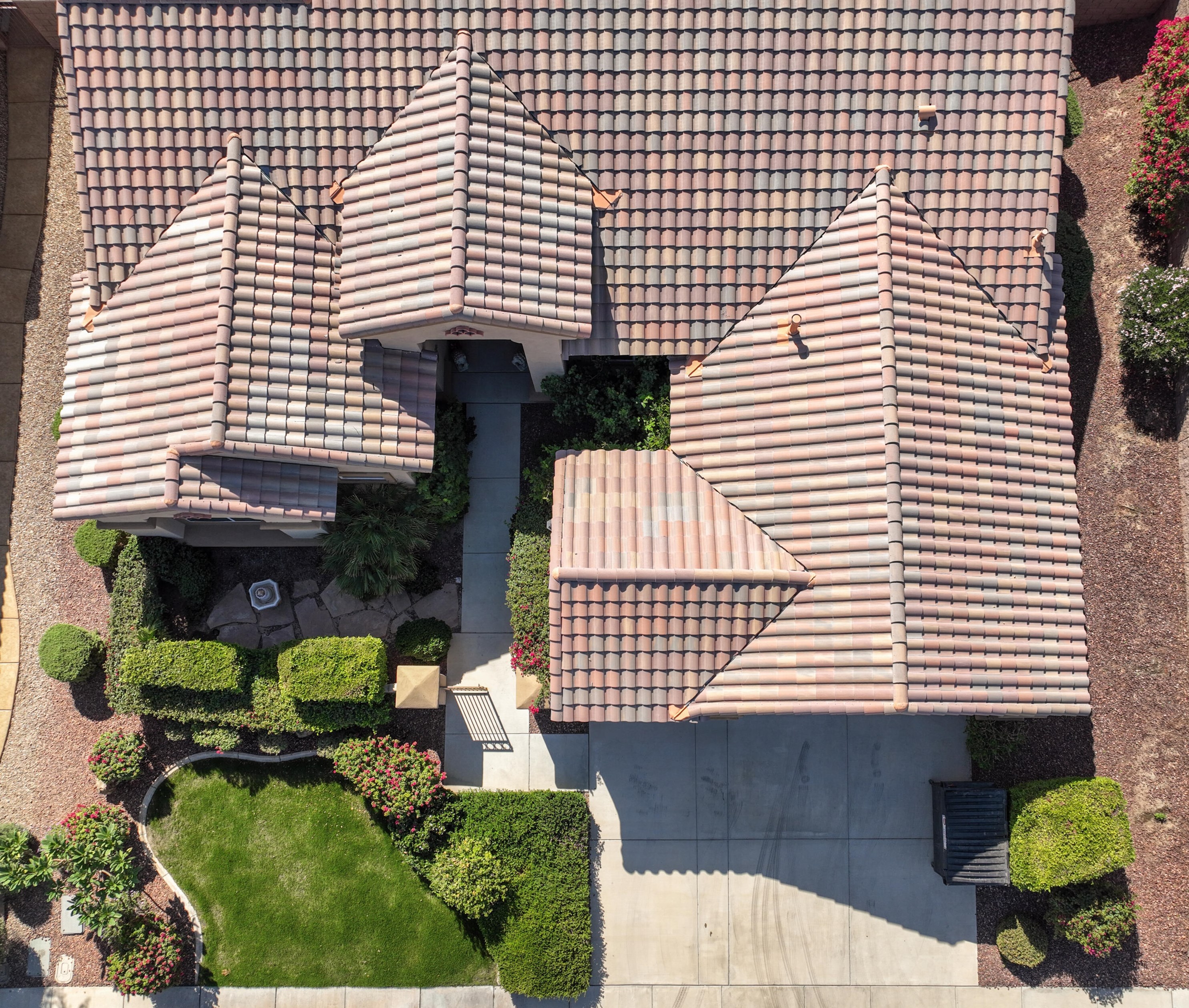 35203 Minuet Dr, Palm Desert, CA 92211-3011