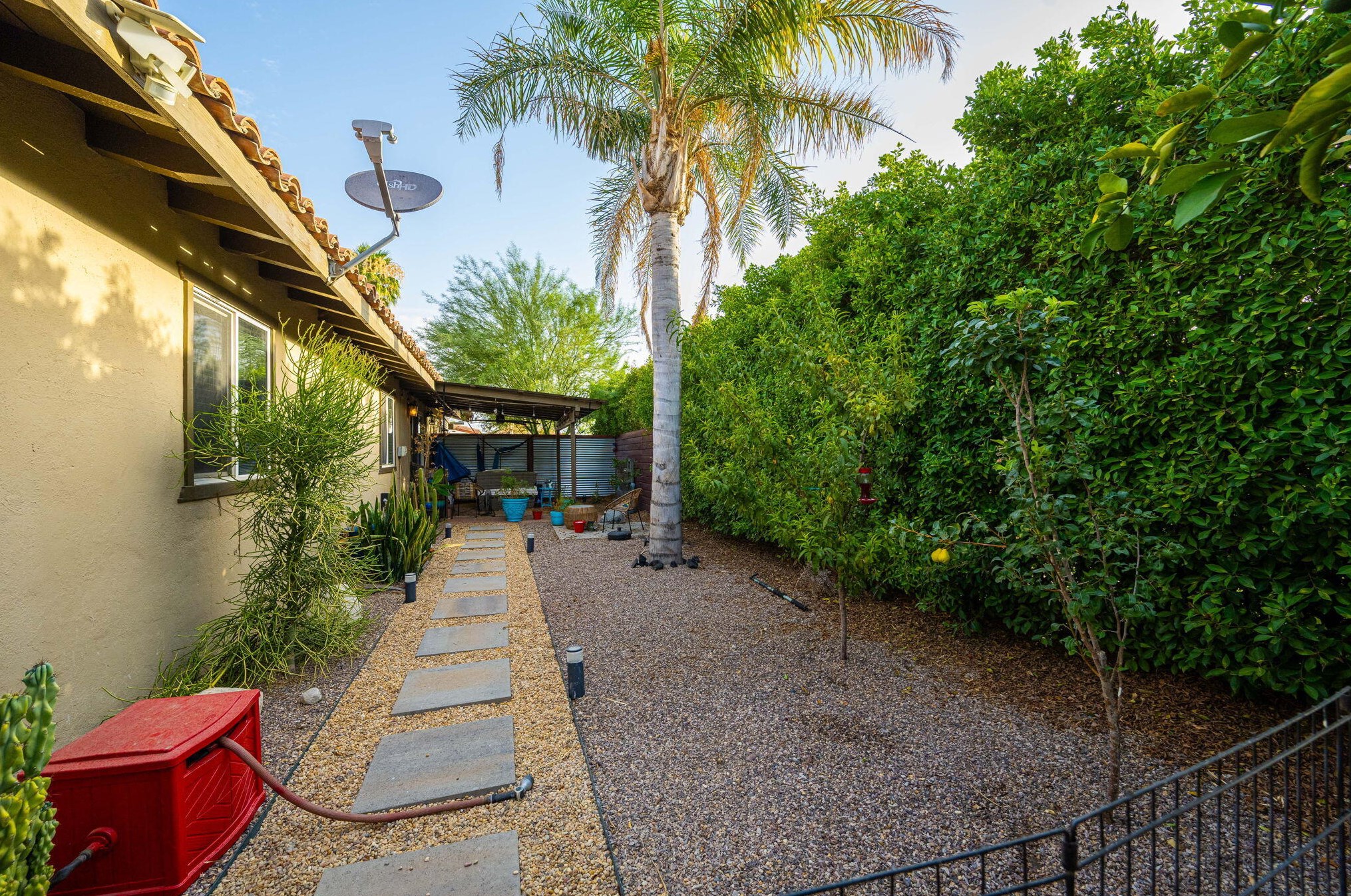 545 Calle Amigos, Palm Springs, CA 92264-7898