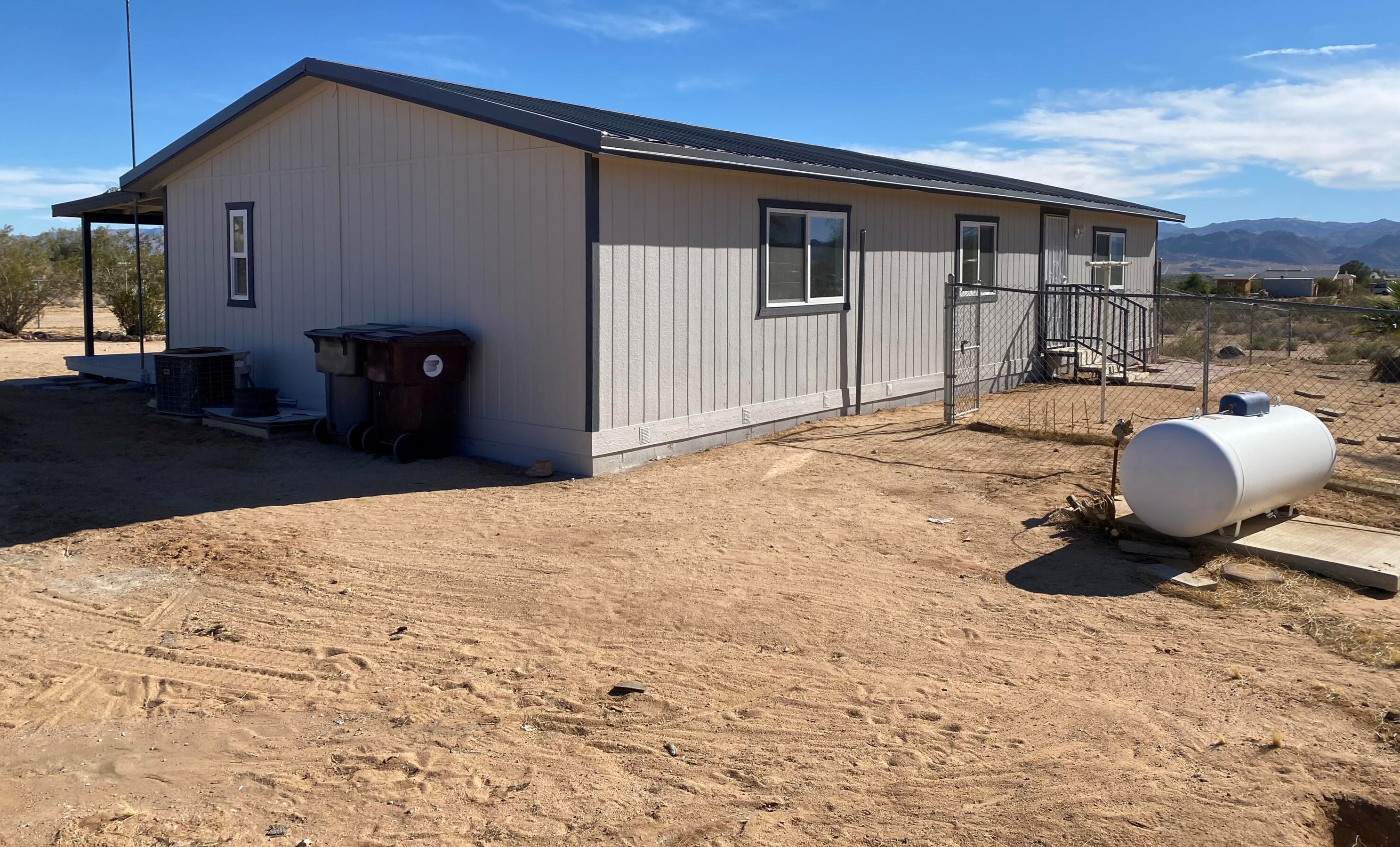 63136 Sunny Sands Dr, Joshua Tree CA  92252-3329 exterior