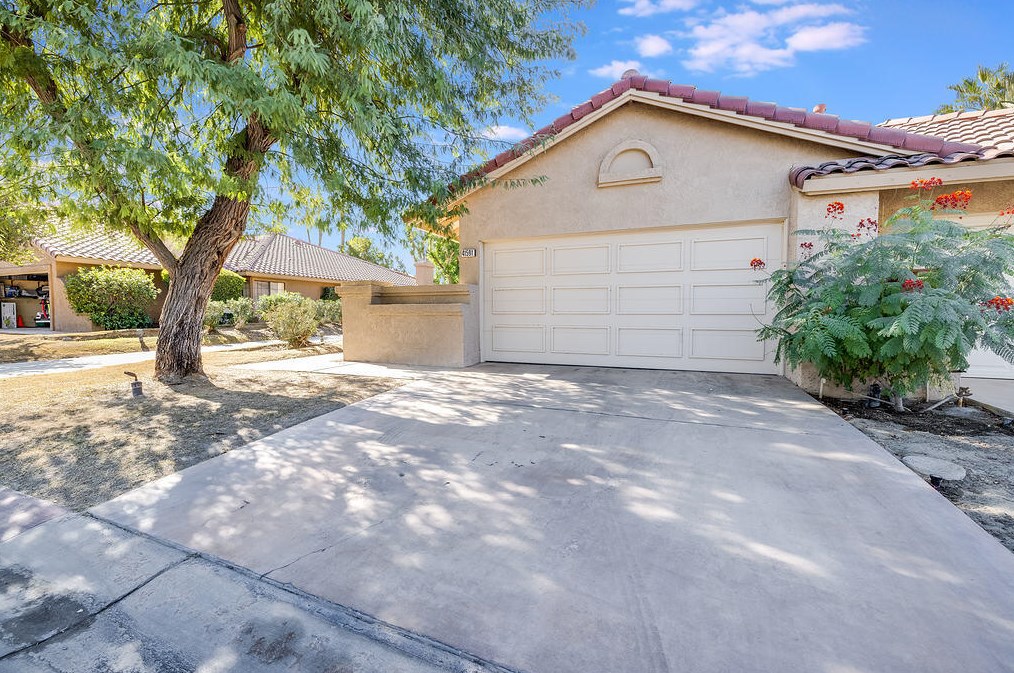 41591 Woodhaven Dr, Palm Desert, CA 92211-8131