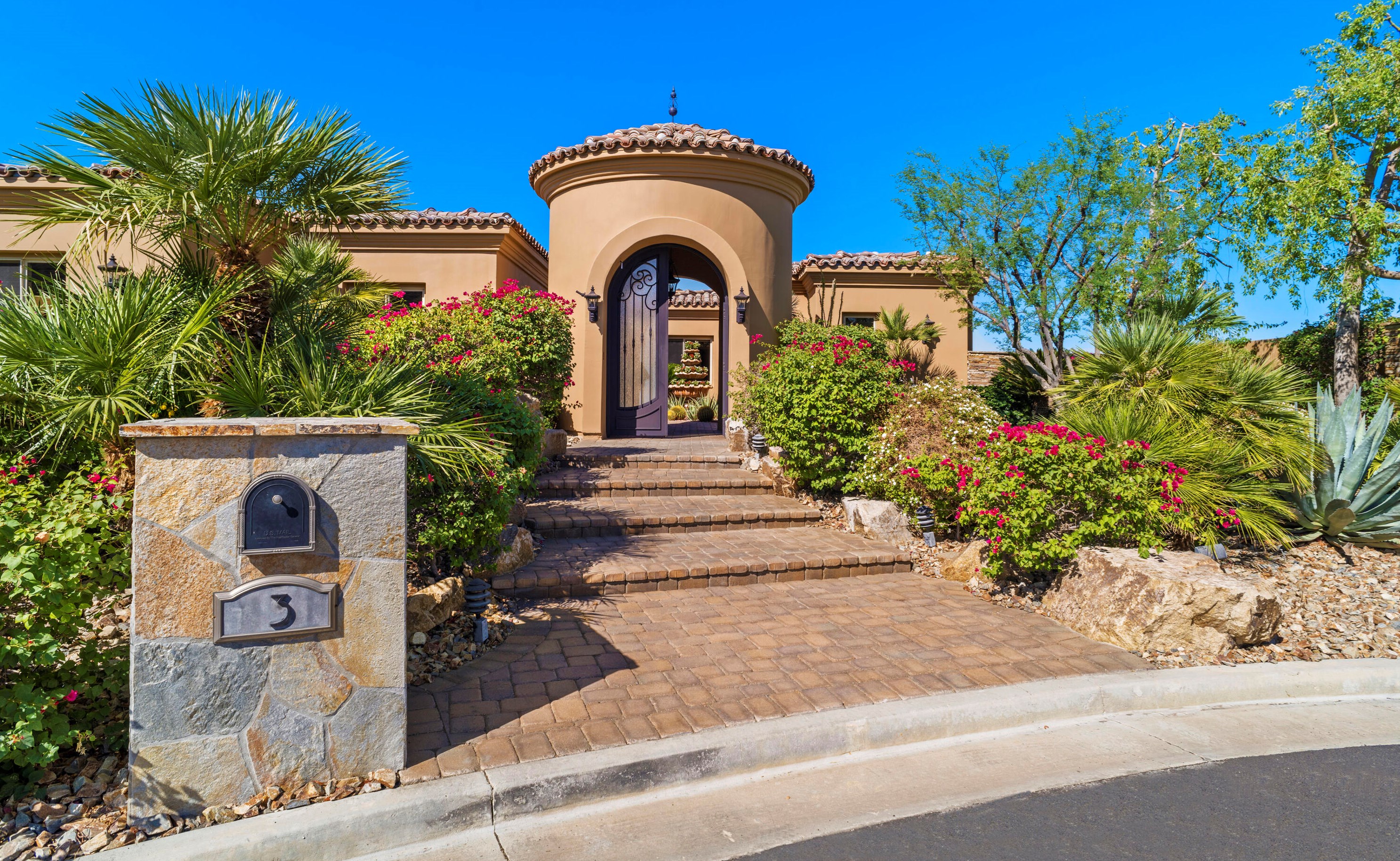3 Sierra Vista Dr, Rancho Mirage, CA 92270