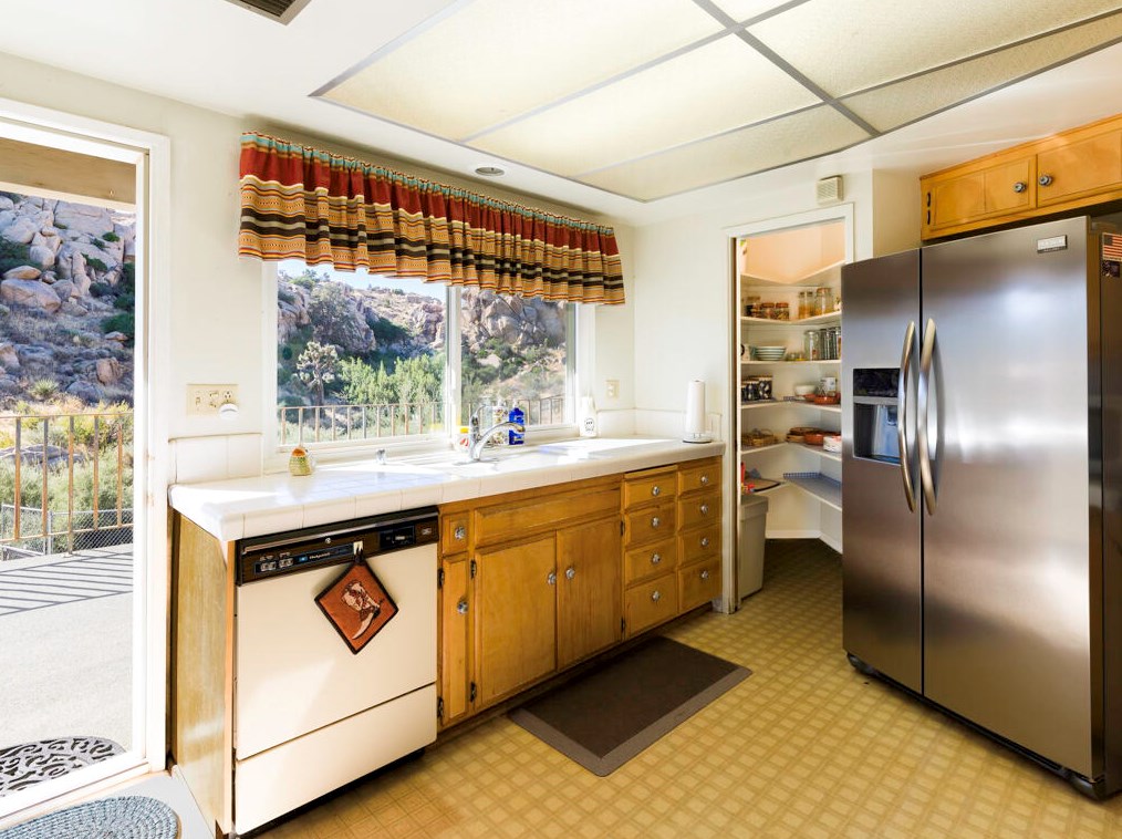 5230 Puente Ct, Yucca Valley CA  92284-2028 exterior