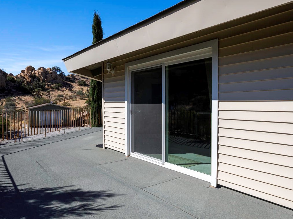 5230 Puente Ct, Yucca Valley CA  92284-2028 exterior